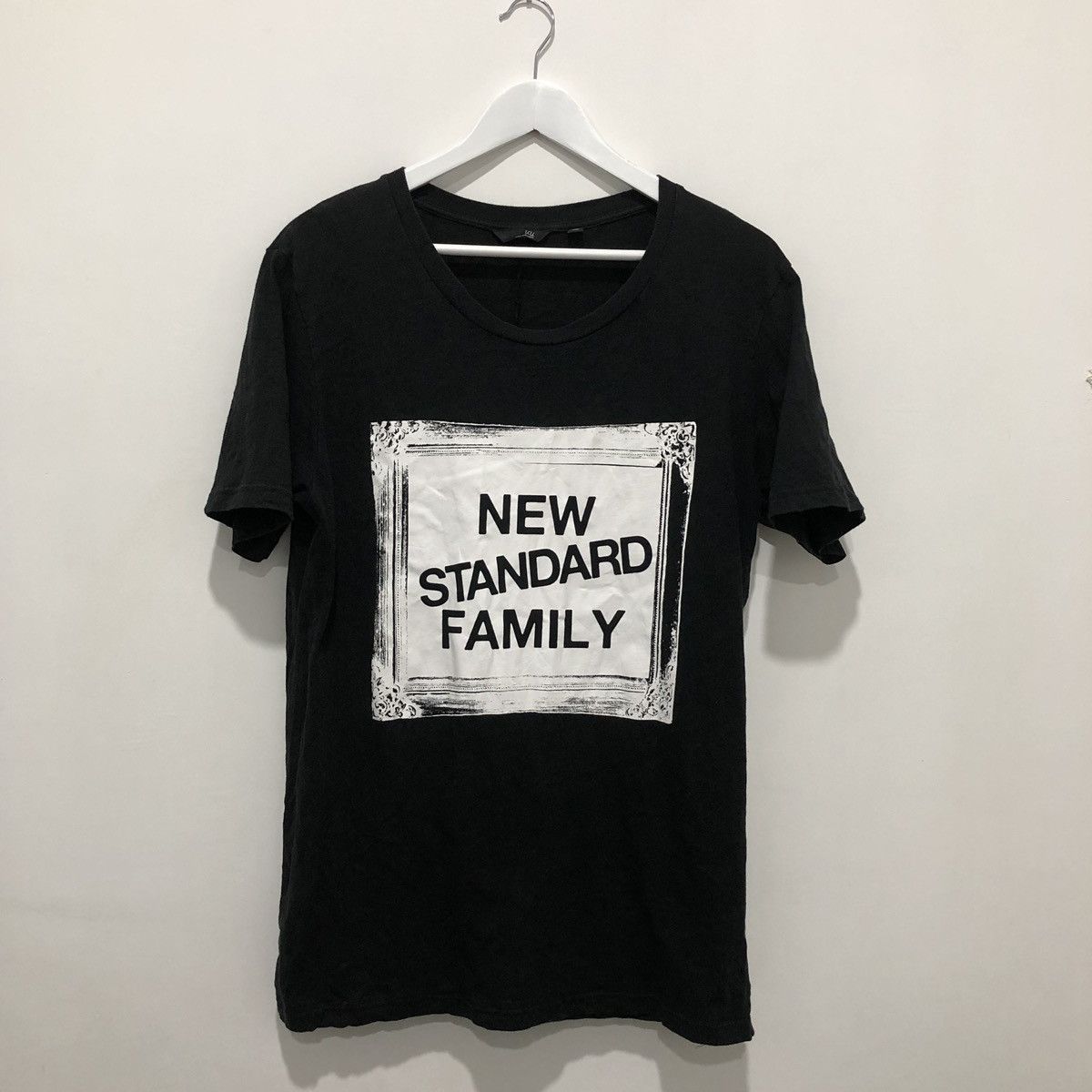 Jun Takahashi Uniqlo X Undercover Tee Size US M / EU 48-50 / 2 - 1 Thumbnail