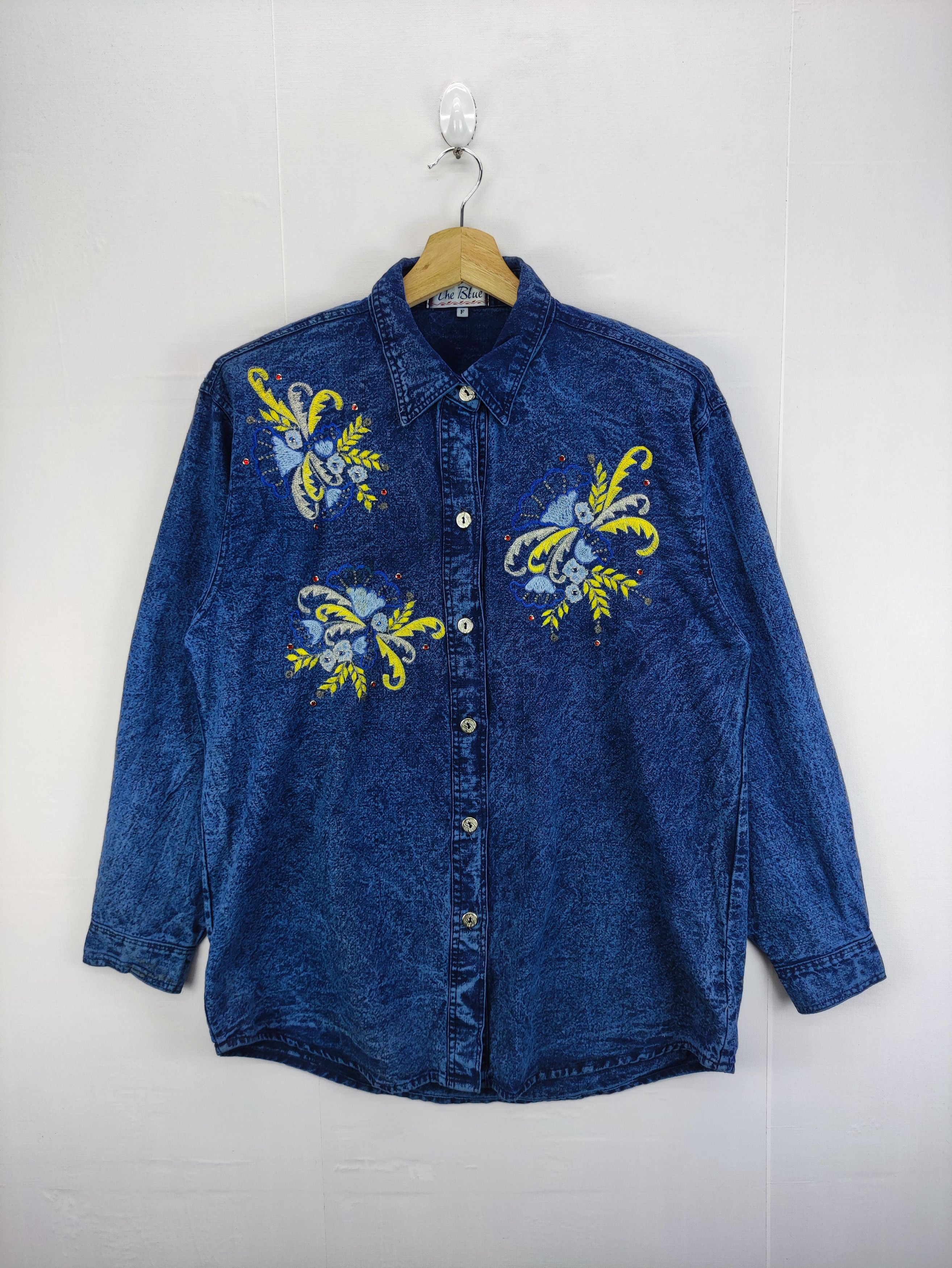 image of Vintage Embroidered Flowers Shirt Button Up Long Sleeve, Women's (Size Large)