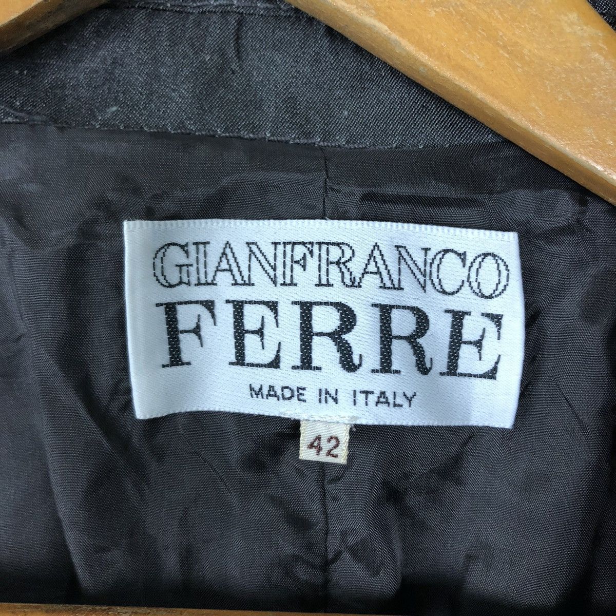 Gianfranco Ferre 100% SILK JACKET GIANFRANCO FERRE MADE IN ITALY Size US M / EU 48-50 / 2 - 12 Thumbnail