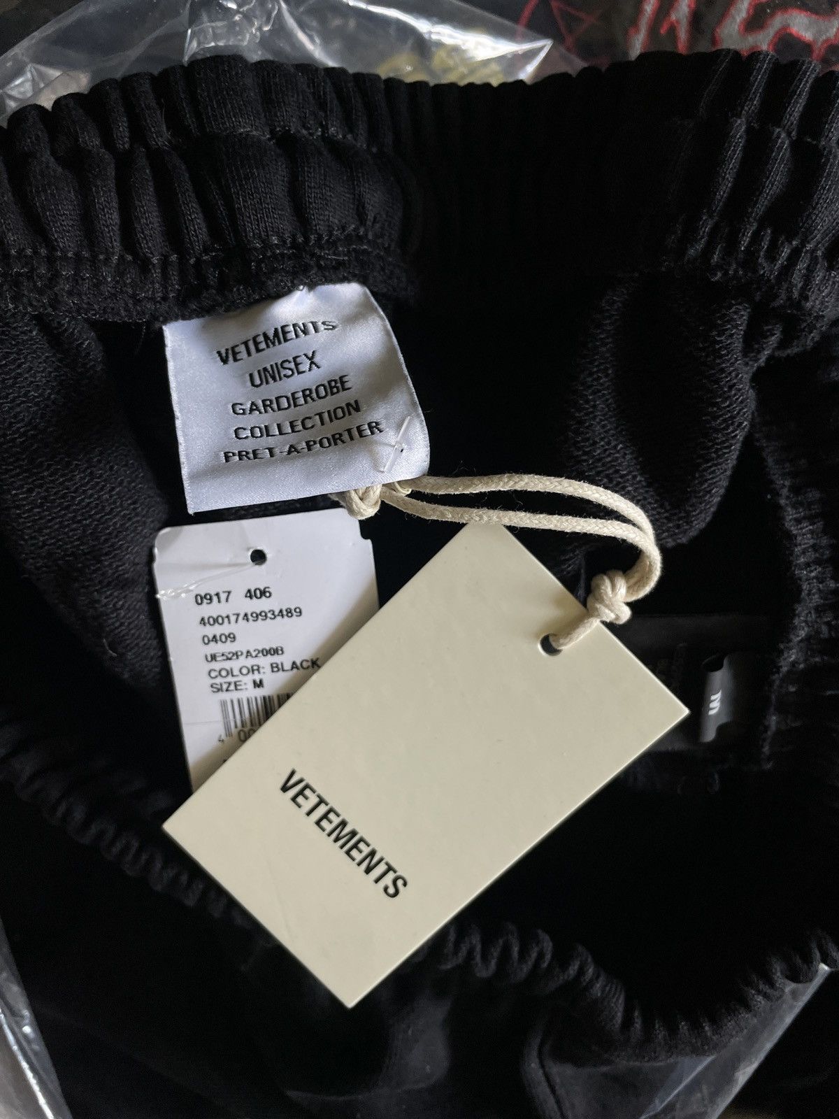 Vetements NEW Vetements BLACK graphic metal patch sweatpants joggers Size US 32 / EU 48 - 7 Thumbnail
