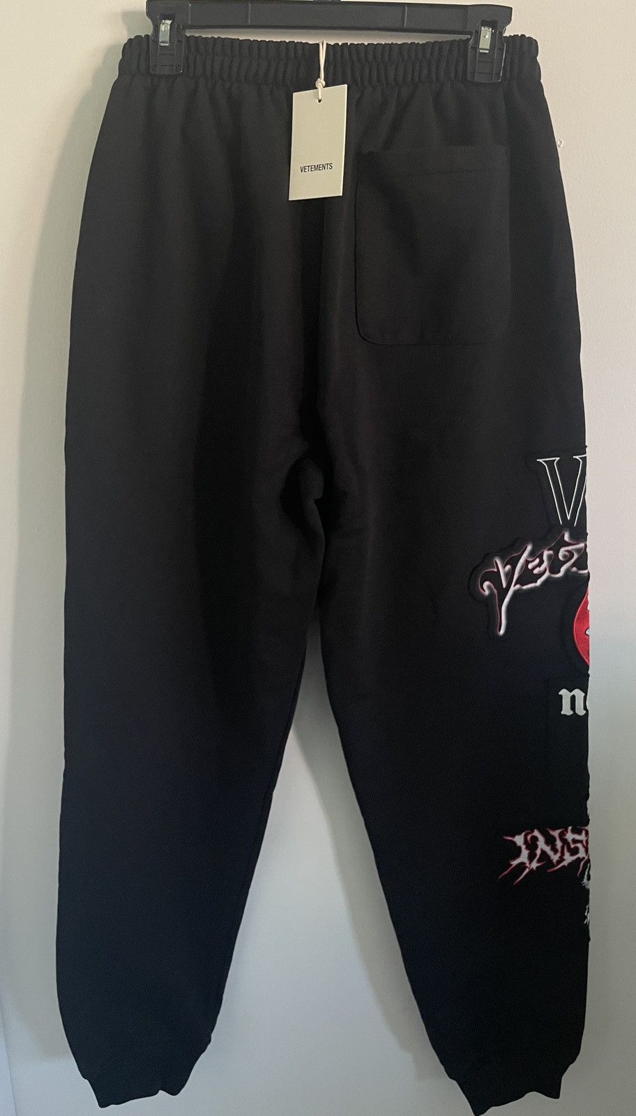 Vetements NEW Vetements BLACK graphic metal patch sweatpants joggers Size US 32 / EU 48 - 5 Thumbnail