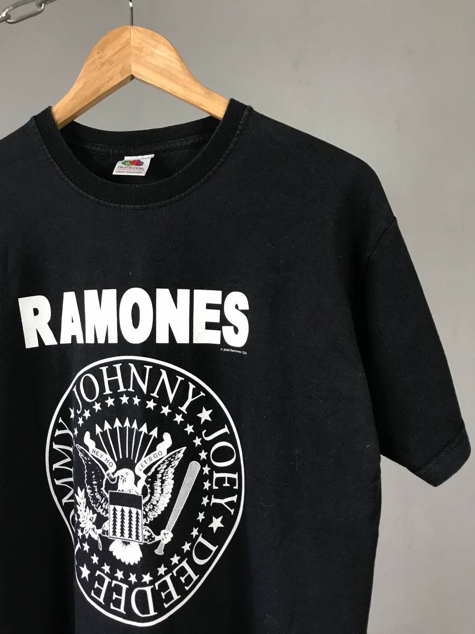 Band Tees Ramones 2006 vintage rock band tee Size US M / EU 48-50 / 2 - 2 Thumbnail