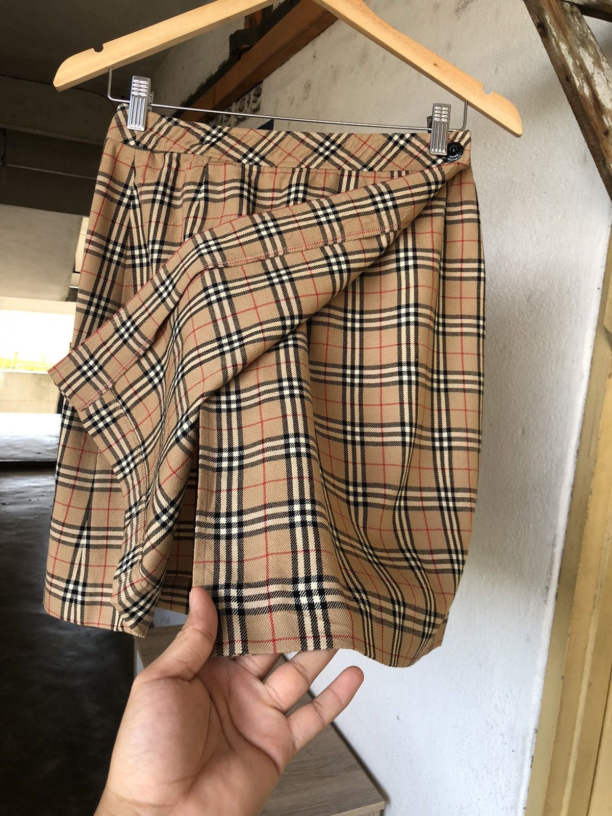 Burberry Vintage Burberry Nova Check Mini Skirts Size 26" / US 2 / IT 38 - 7 Thumbnail