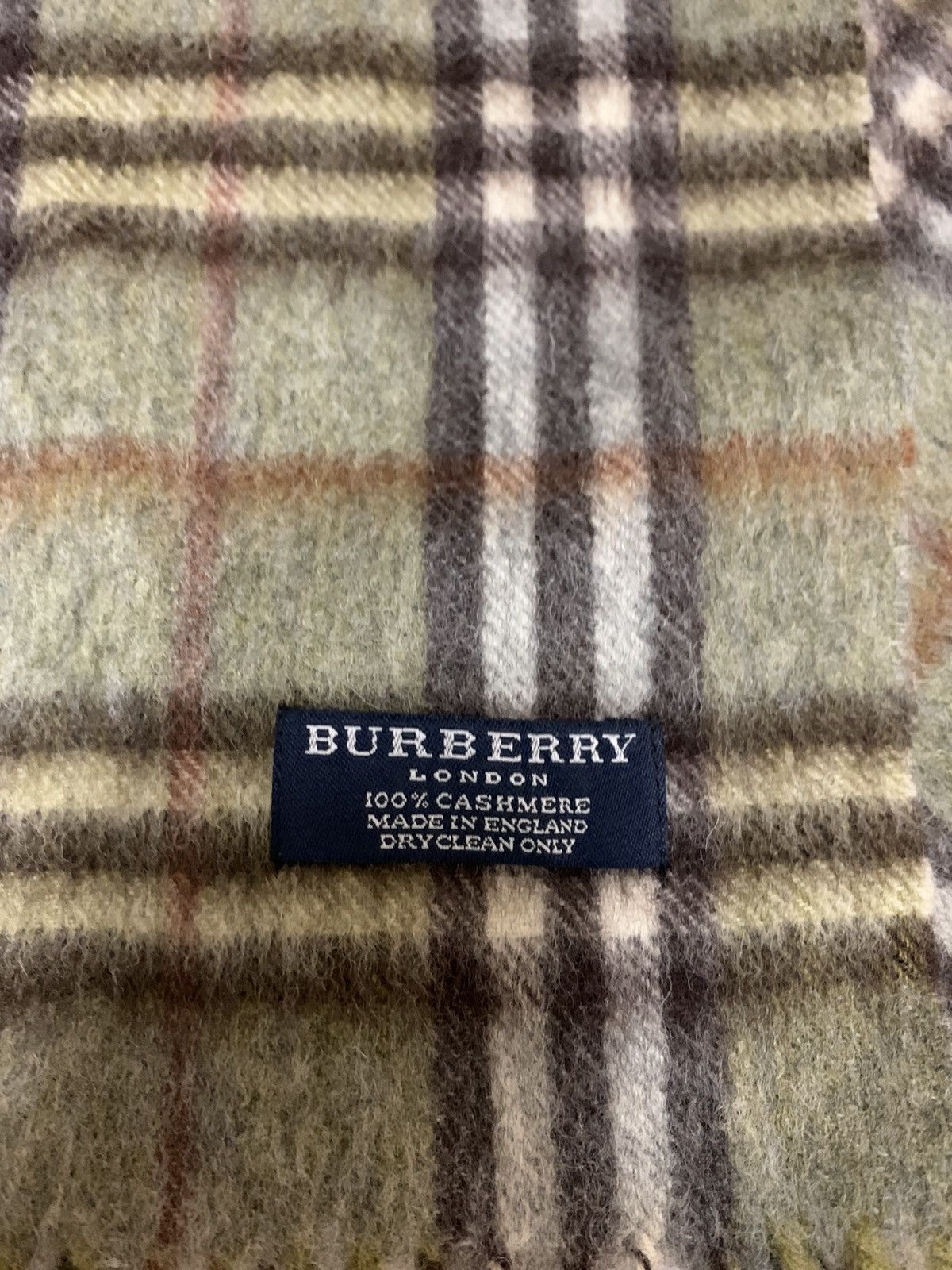 Burberry Last Drop Before Remove!!🔥🔥Nice Burberry Cashmere Mufler Size ONE SIZE - 2 Thumbnail