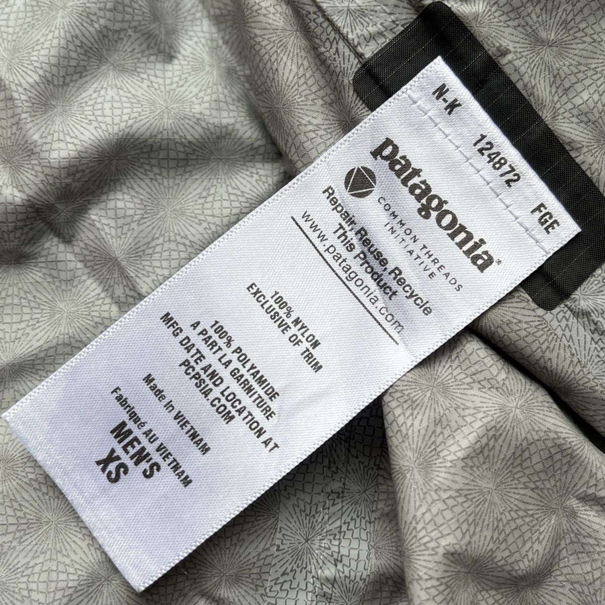 Patagonia Patagonia H2NO Waterproof Windbreaker Hoodie Vintage Size US S / EU 44-46 / 1 - 14 Thumbnail