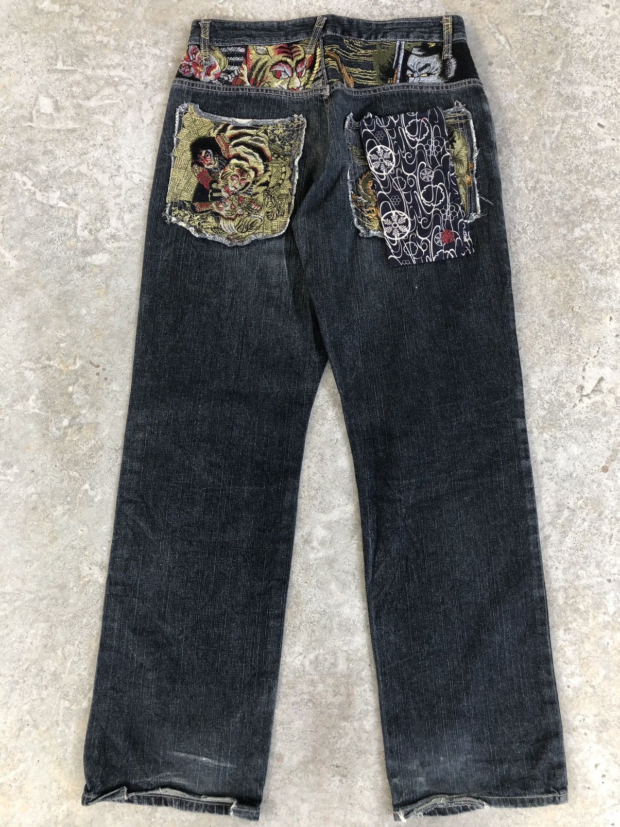 Japanese Brand Gumu Dragon Embroidered Jeans Distressed Jeans Size US 32 / EU 48 - 2 Thumbnail