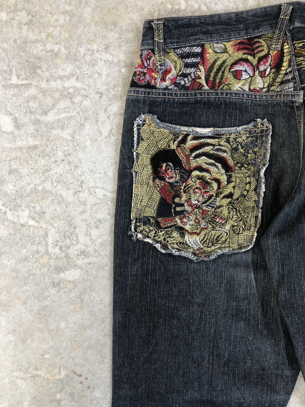 Japanese Brand Gumu Dragon Embroidered Jeans Distressed Jeans Size US 32 / EU 48 - 12 Thumbnail