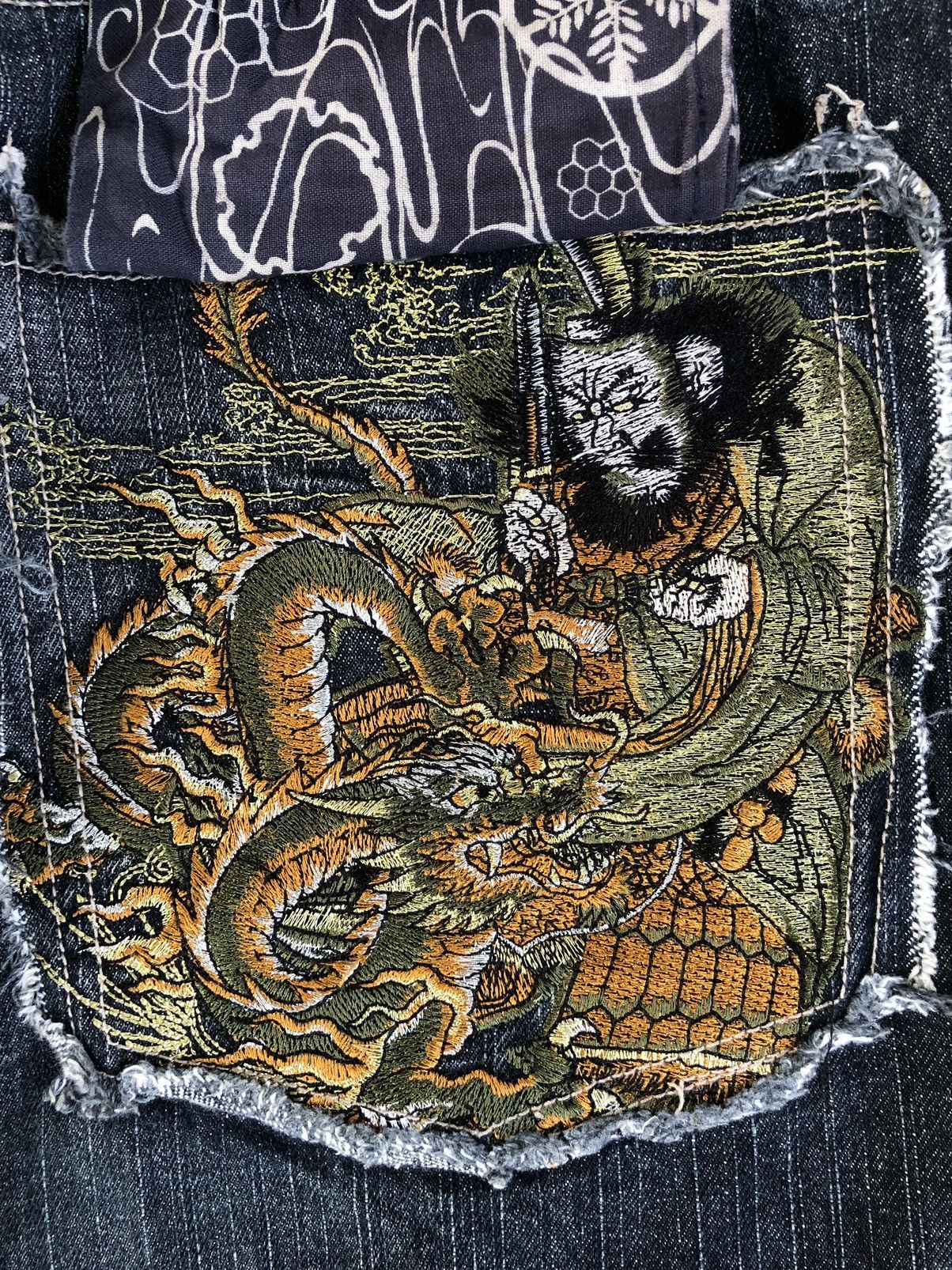 Japanese Brand Gumu Dragon Embroidered Jeans Distressed Jeans Size US 32 / EU 48 - 14 Thumbnail
