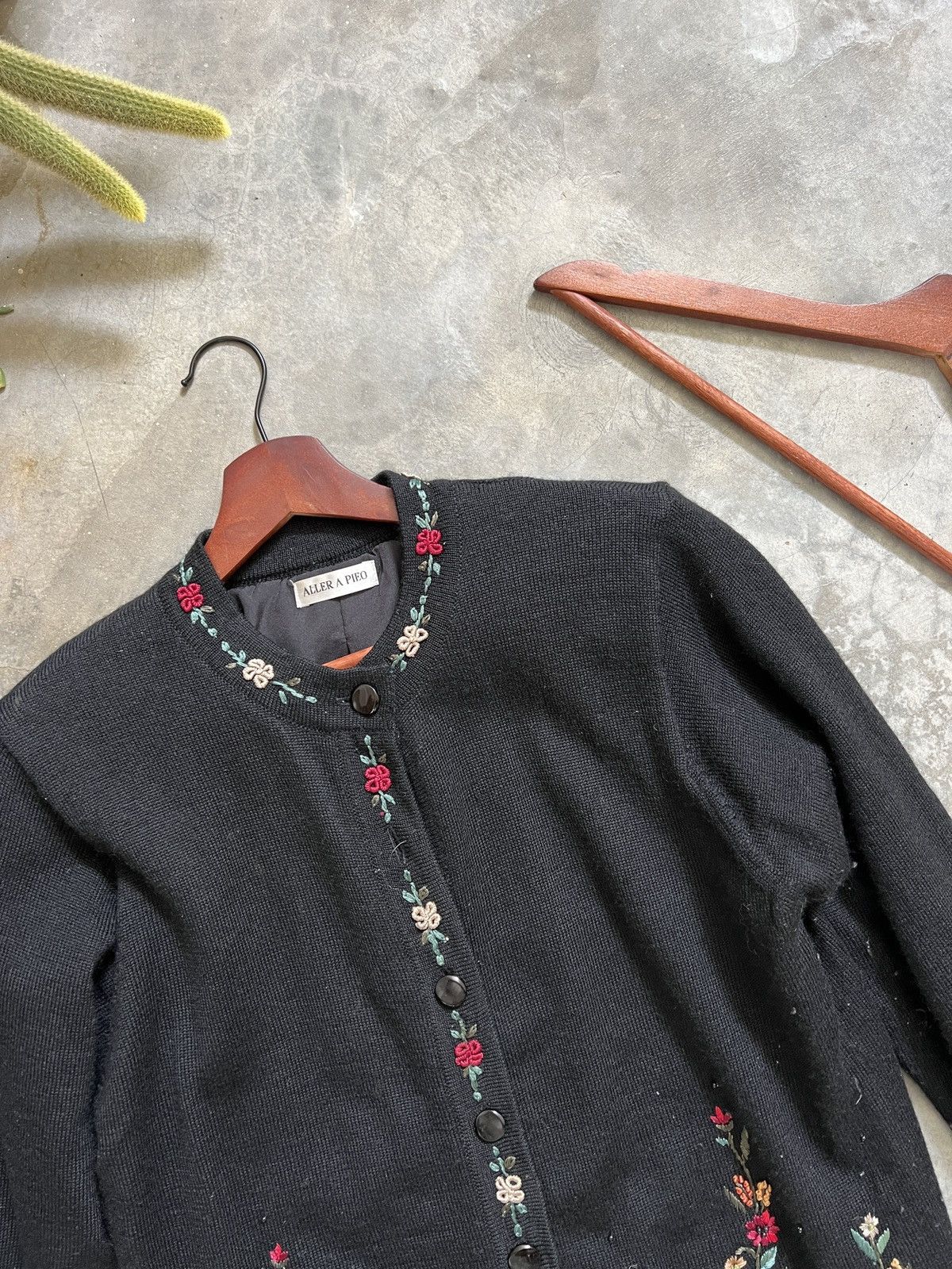 Vintage 🏴‍☠️ Japanese Flower Embroidery Cardigan