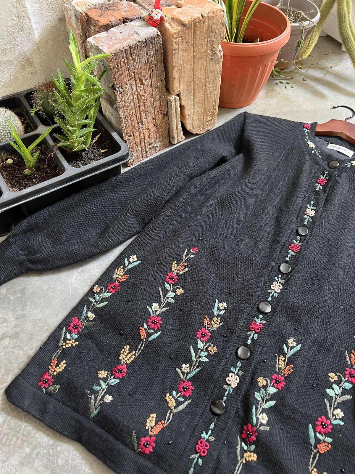 Vintage 🏴‍☠️ Japanese Flower Embroidery Cardigan