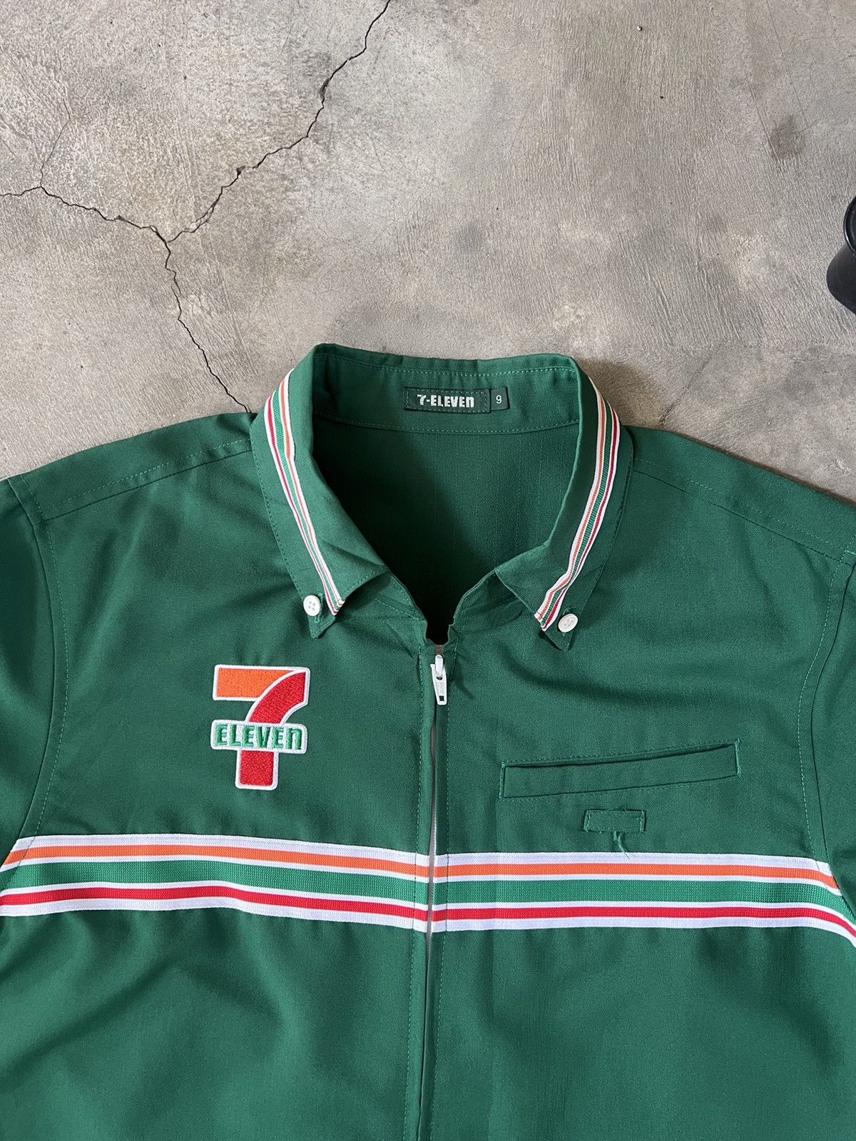 Japanese Brand × Vintage Vintage 🔥 7-ELEVEN Short Sleeve Zipper Shirt Size US S / EU 44-46 / 1 - 5 Thumbnail