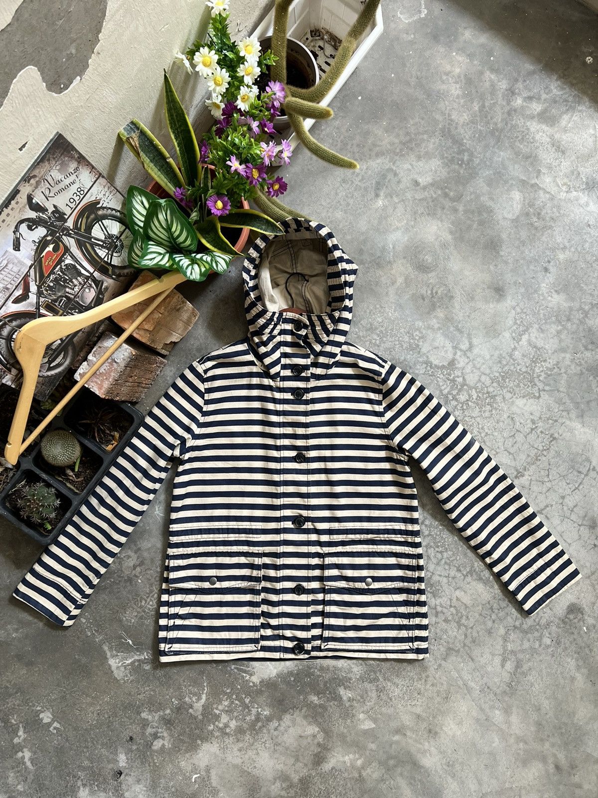 Steals 🏴‍☠️ GAP Button/Zipper Up Light Jacket With Hoodie