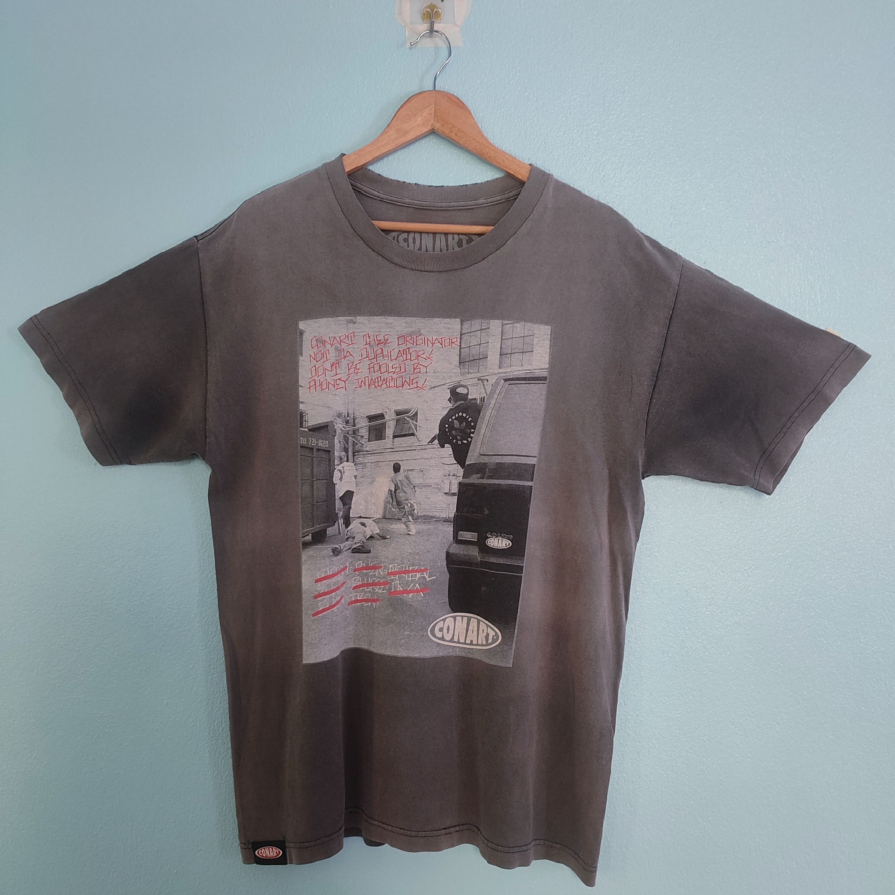 Vintage CONART Skateboard Distressed Design T-Shirt Size US L / EU 52-54 / 3 - 1 Thumbnail