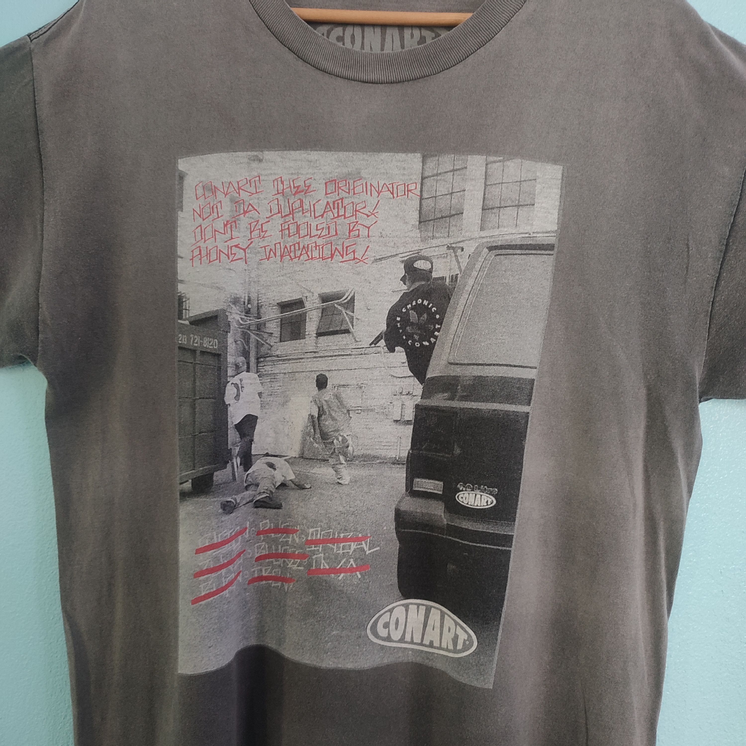 Vintage CONART Skateboard Distressed Design T-Shirt Size US L / EU 52-54 / 3 - 2 Thumbnail