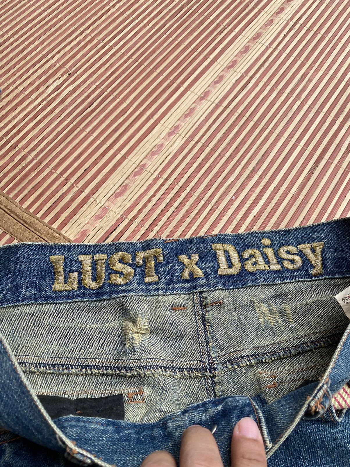 If Six Was Nine Lust X Daisy Distressed Patchwork Pant Size US 31 - 8 Thumbnail