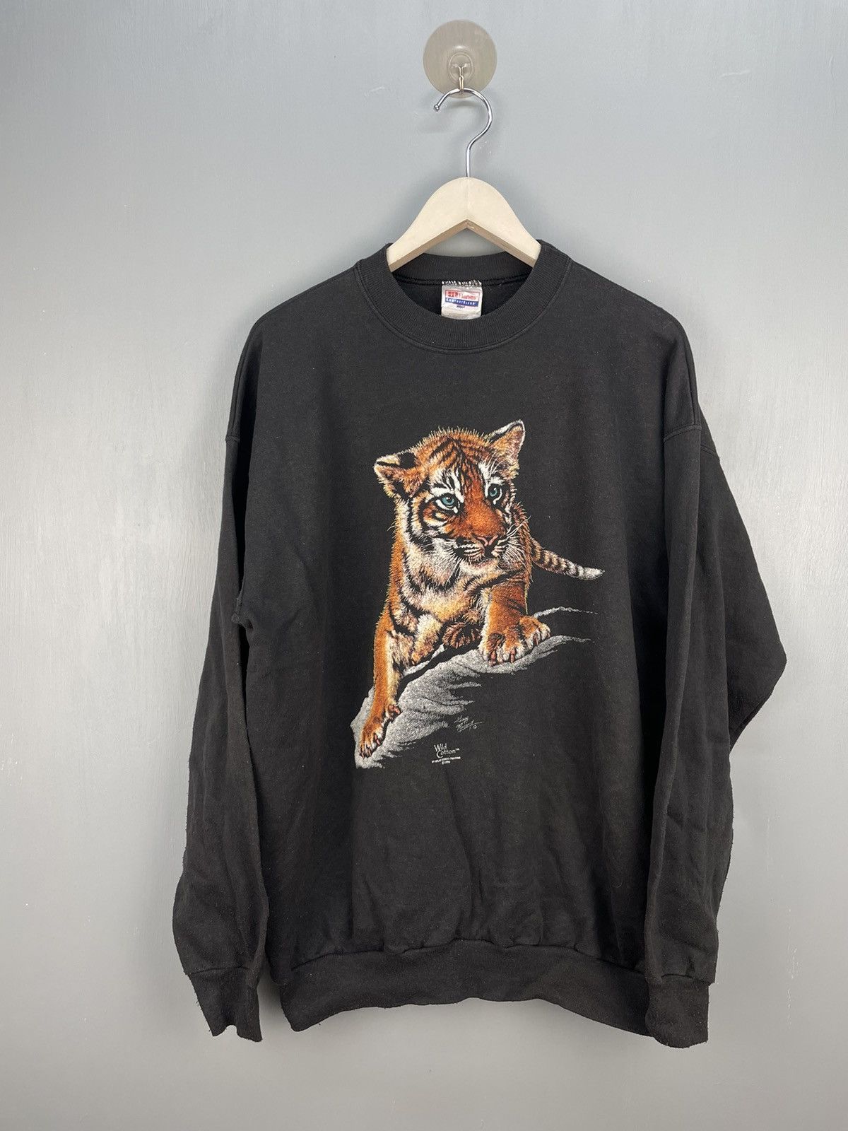 Vintage 90s tiger photo sweatshirt