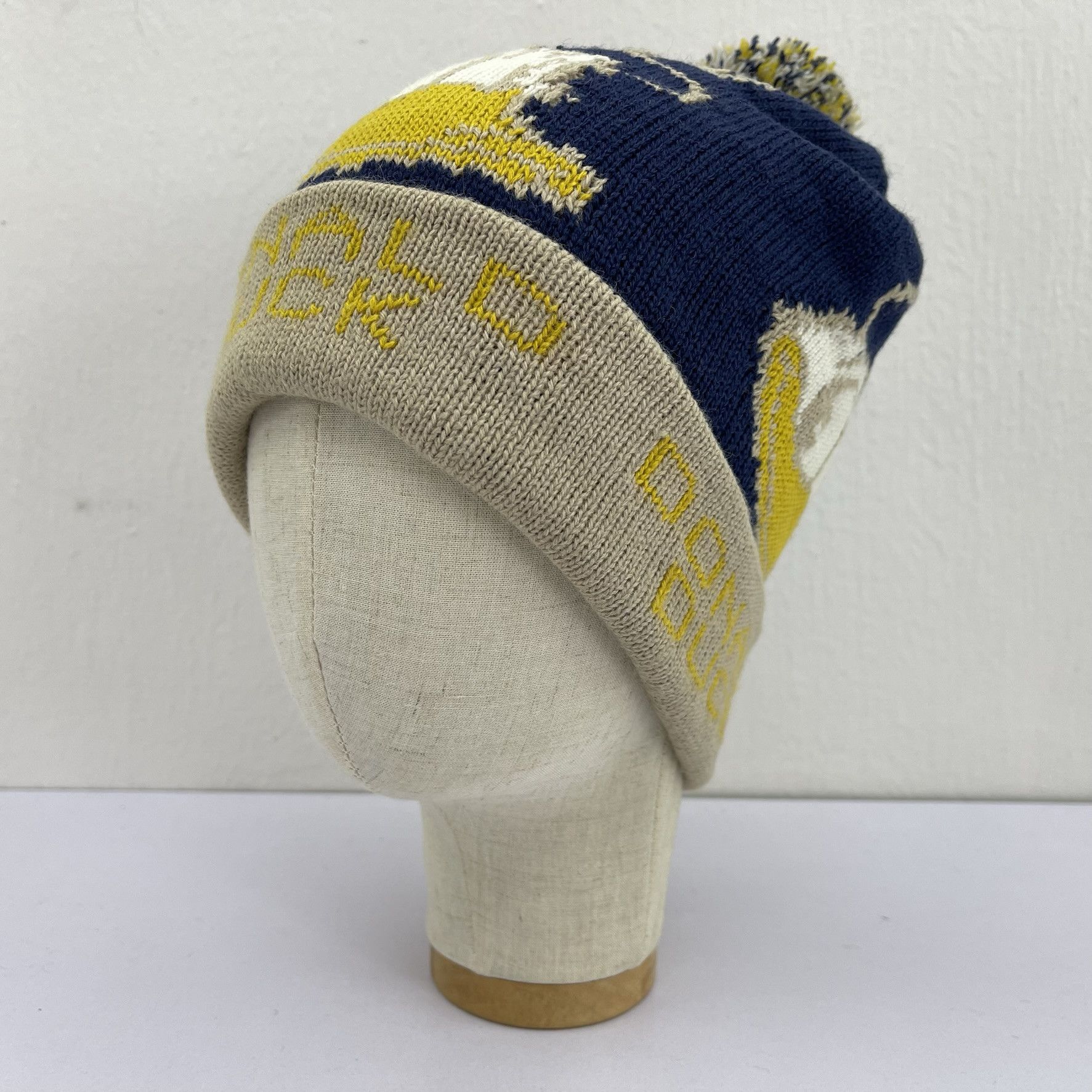 Disney Donald Duck Nice Design Beanie Hats-BH4053 Size ONE SIZE - 1 Thumbnail