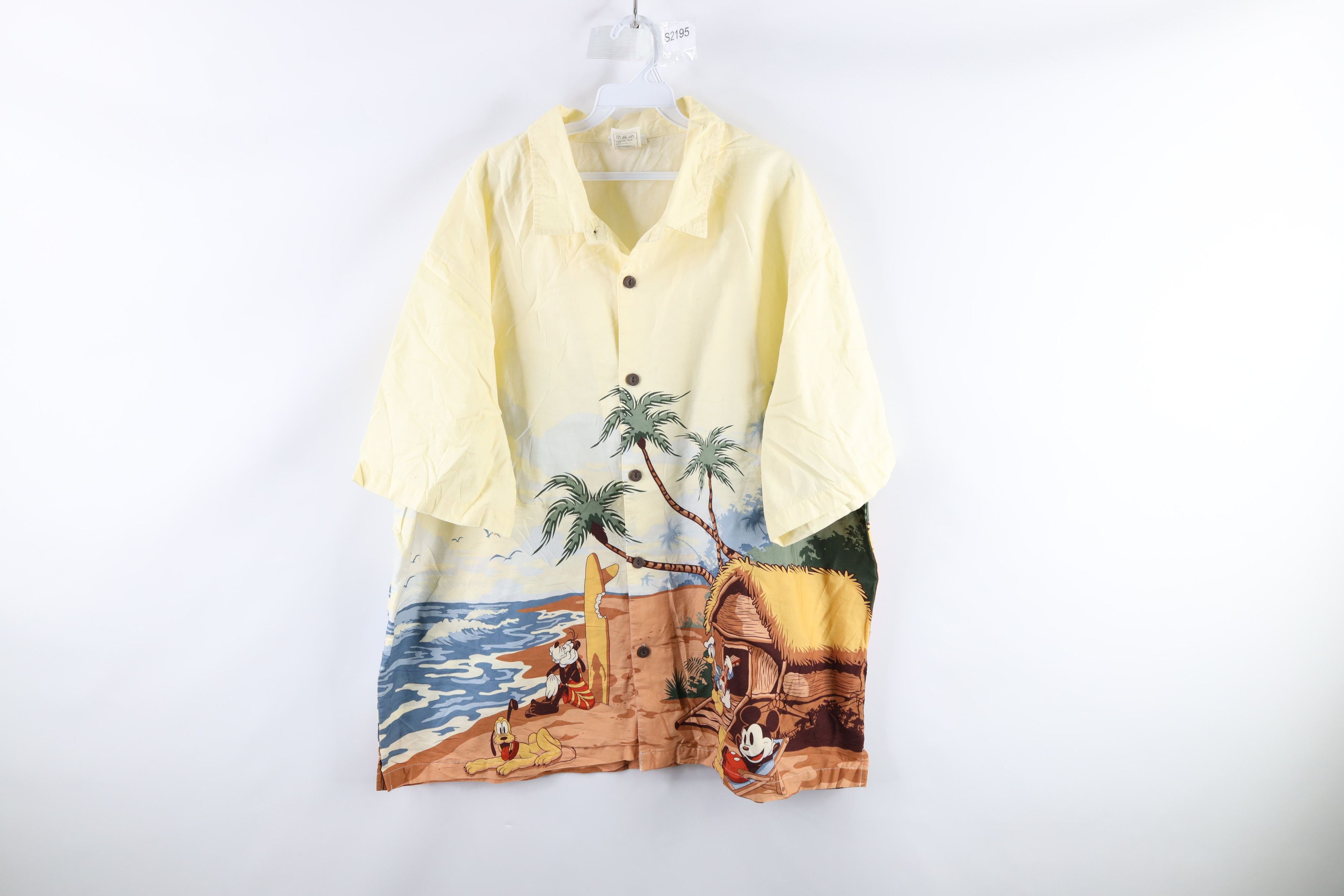 Disney × Vintage Vintage Disney Mickey Mouse All Over Hawaiian Button Shirt Size US XXL / EU 58 / 5 - 1 Thumbnail
