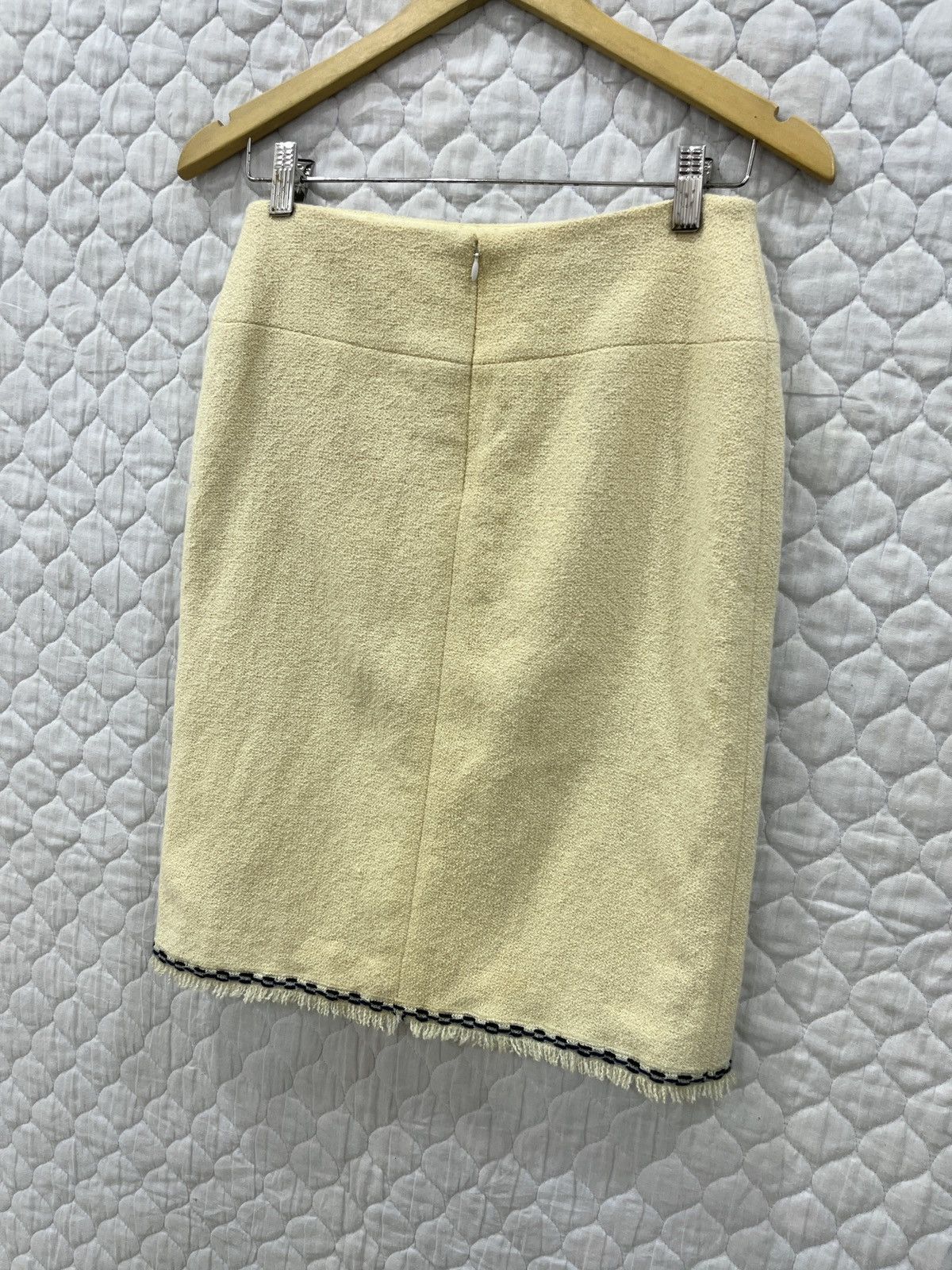 Chanel (Ffff). CHANEL LUXURY SKIRTS Size 27" / US 4 / IT 40 - 5 Thumbnail