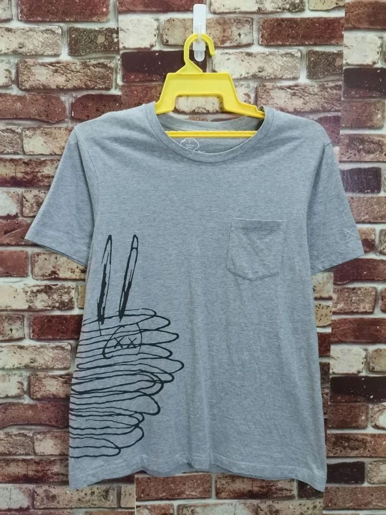 Kaws × Original Fake × Peanuts Kaws X Uniqlo X Peanuts Box Flayed Tee Size US L / EU 52-54 / 3 - 1 Thumbnail