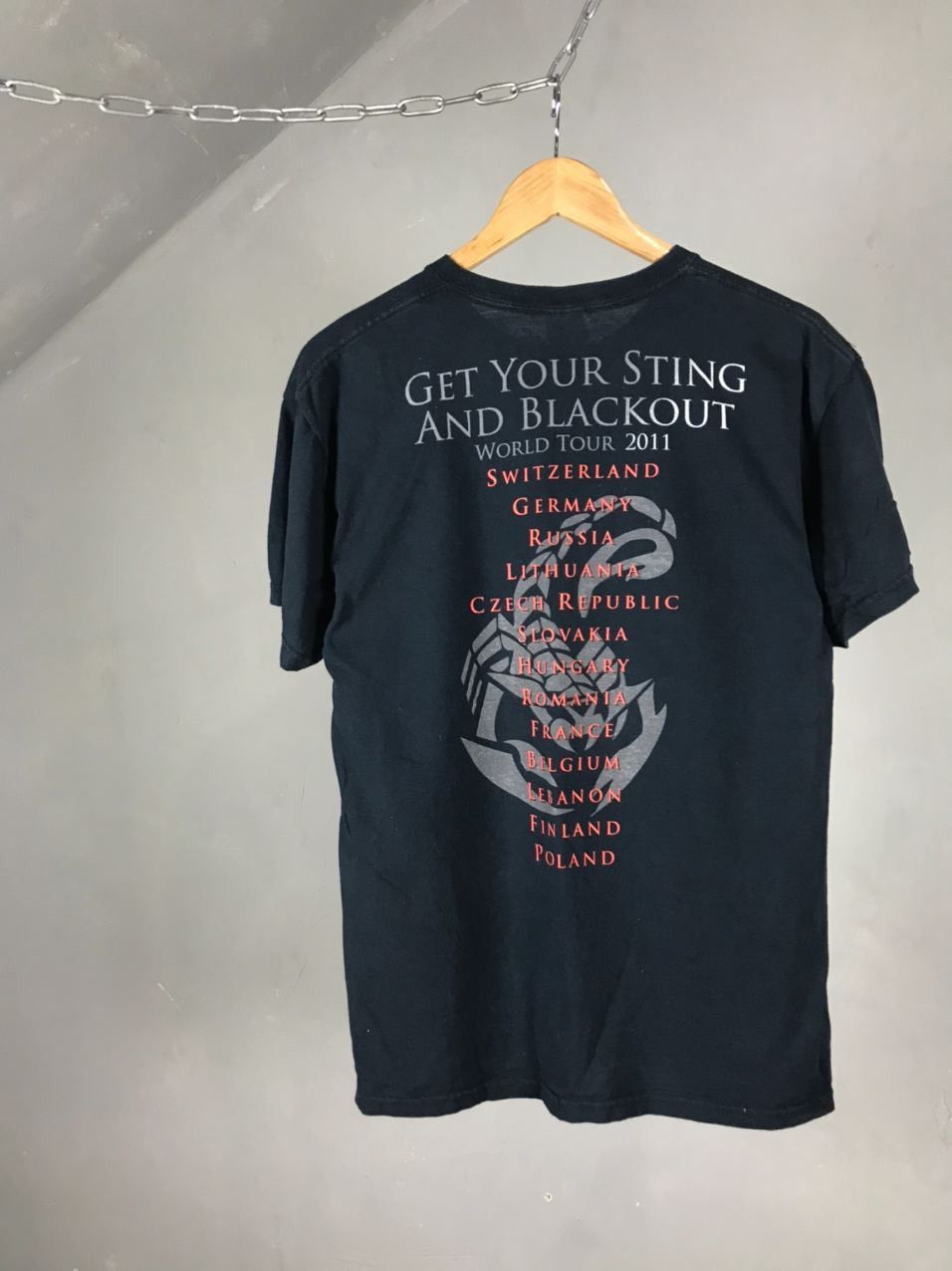 Band Tees Scorpions vintage 2011 rock band tour tee Size US M / EU 48-50 / 2 - 6 Thumbnail