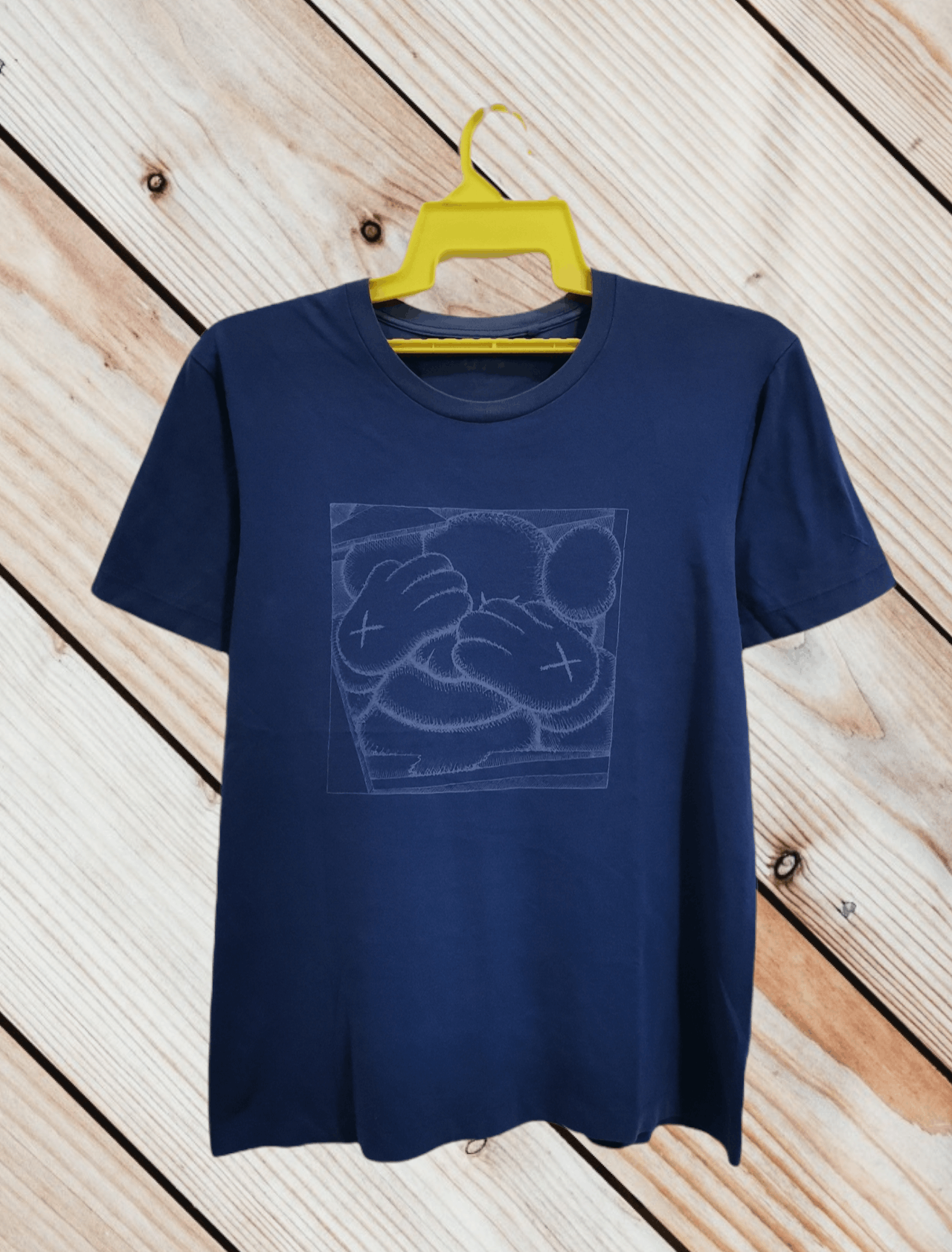 Designer × Kaws × Original Fake Kaws x Uniqlo Collaboration Flayed Tee Size US L / EU 52-54 / 3 - 2 Thumbnail