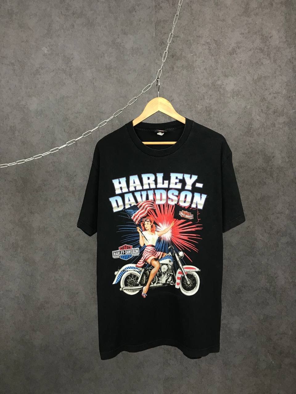 Vintage Harley Davidson 2011 made in USA girl rock vintage tee Size US L / EU 52-54 / 3 - 1 Thumbnail