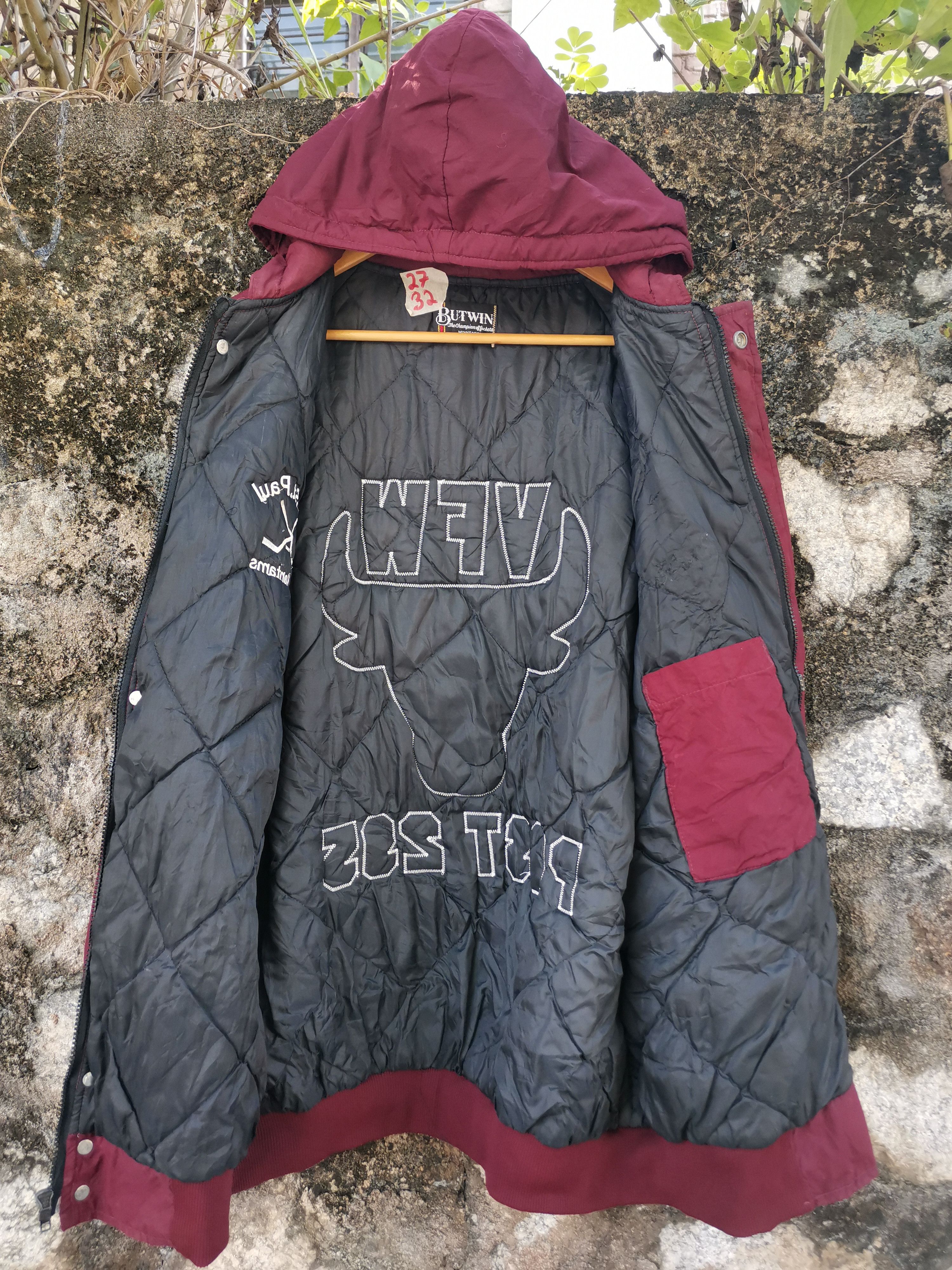 Vintage Vintage 80s Butwin Chicago Bulls Puffer Jacket Size US XL / EU 56 / 4 - 6 Thumbnail