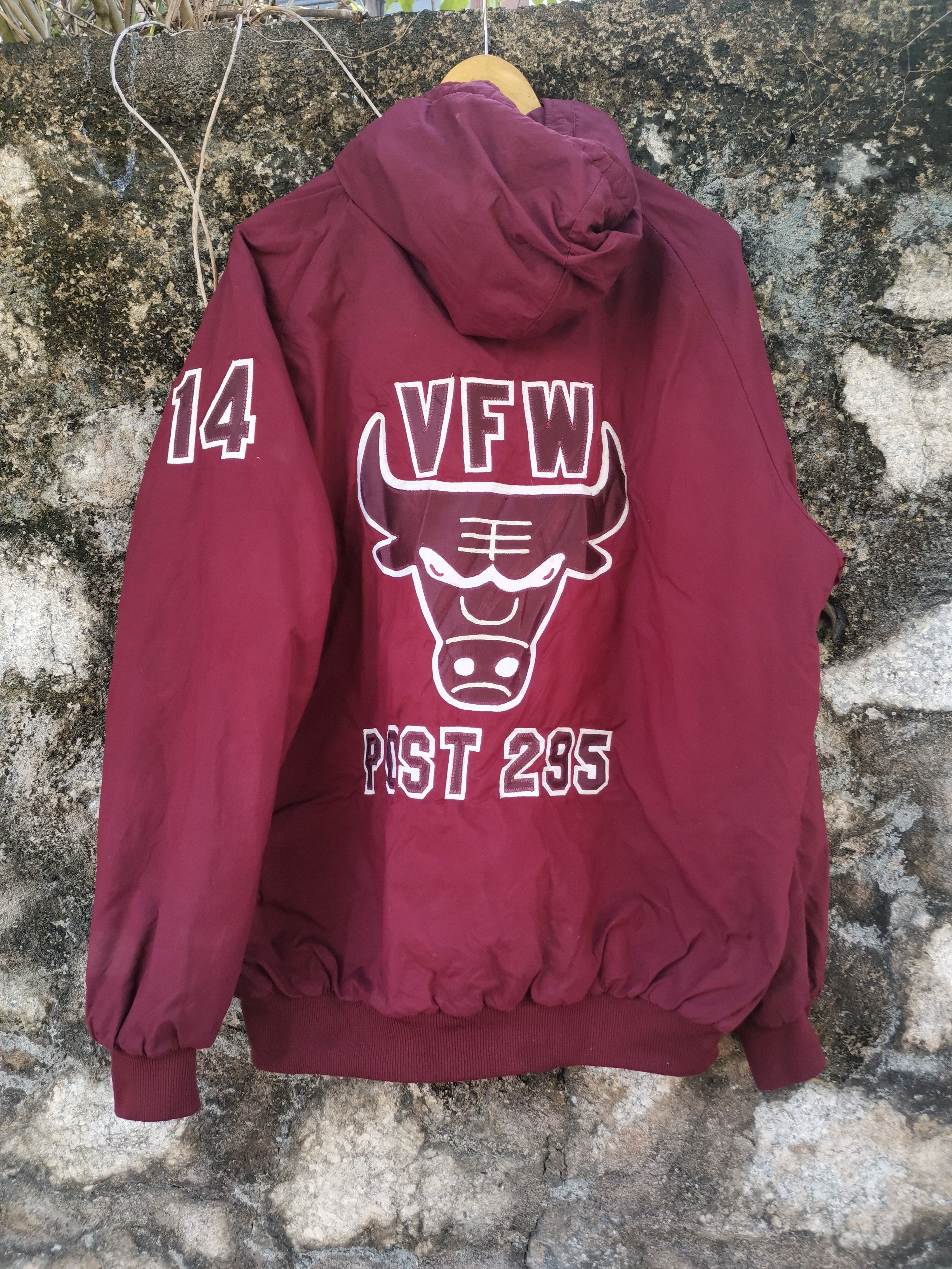 Vintage Vintage 80s Butwin Chicago Bulls Puffer Jacket Size US XL / EU 56 / 4 - 1 Thumbnail