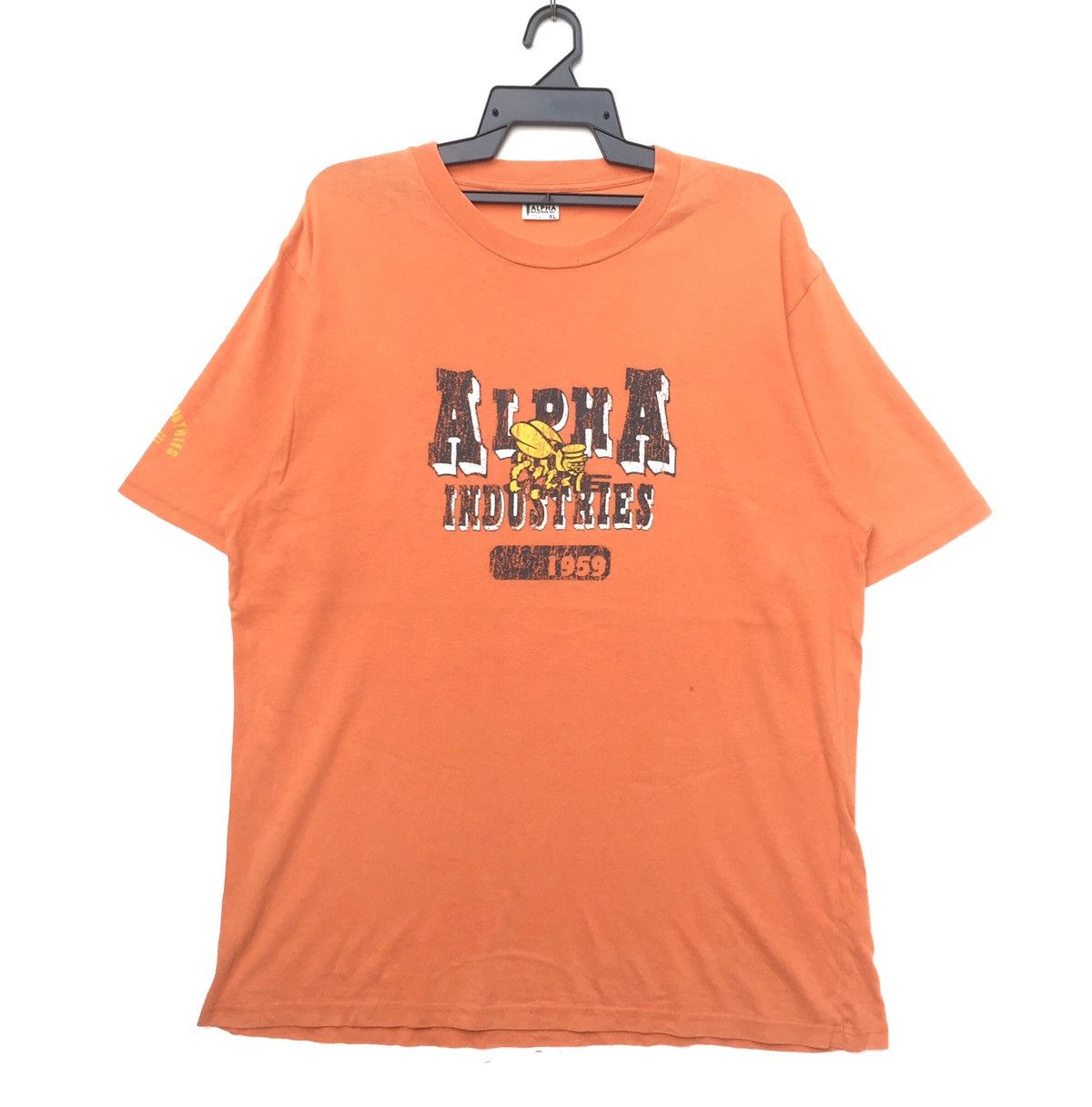Alpha Industries Vintage 90s Alpha Industries Big Logo T-Shirt | XL | Swag Size US XL / EU 56 / 4 - 1 Thumbnail