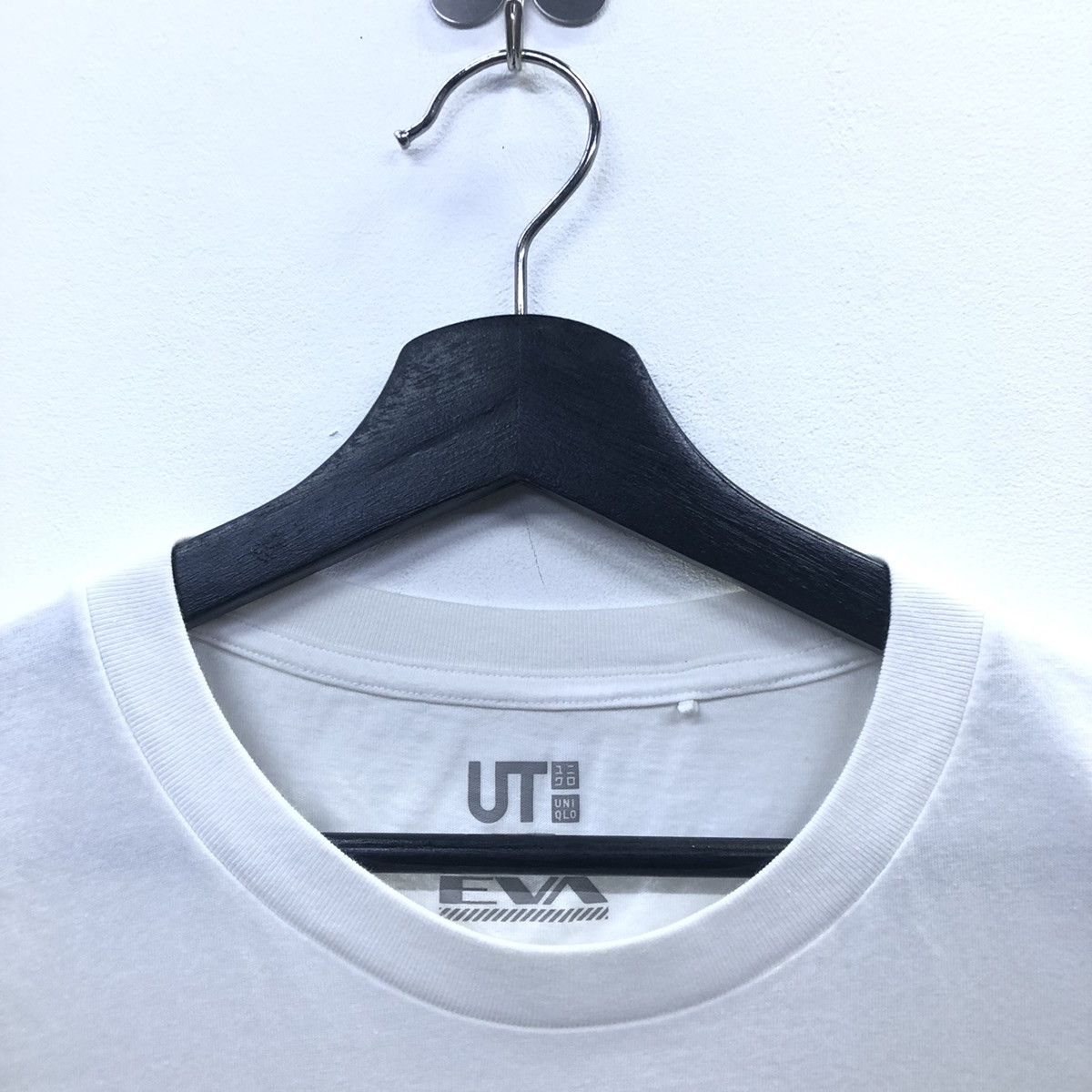 Anime Uniqlo X Evangelion : 3.0+1.0 Thrice Upon a Time Movie Tee Size US XL / EU 56 / 4 - 4 Thumbnail
