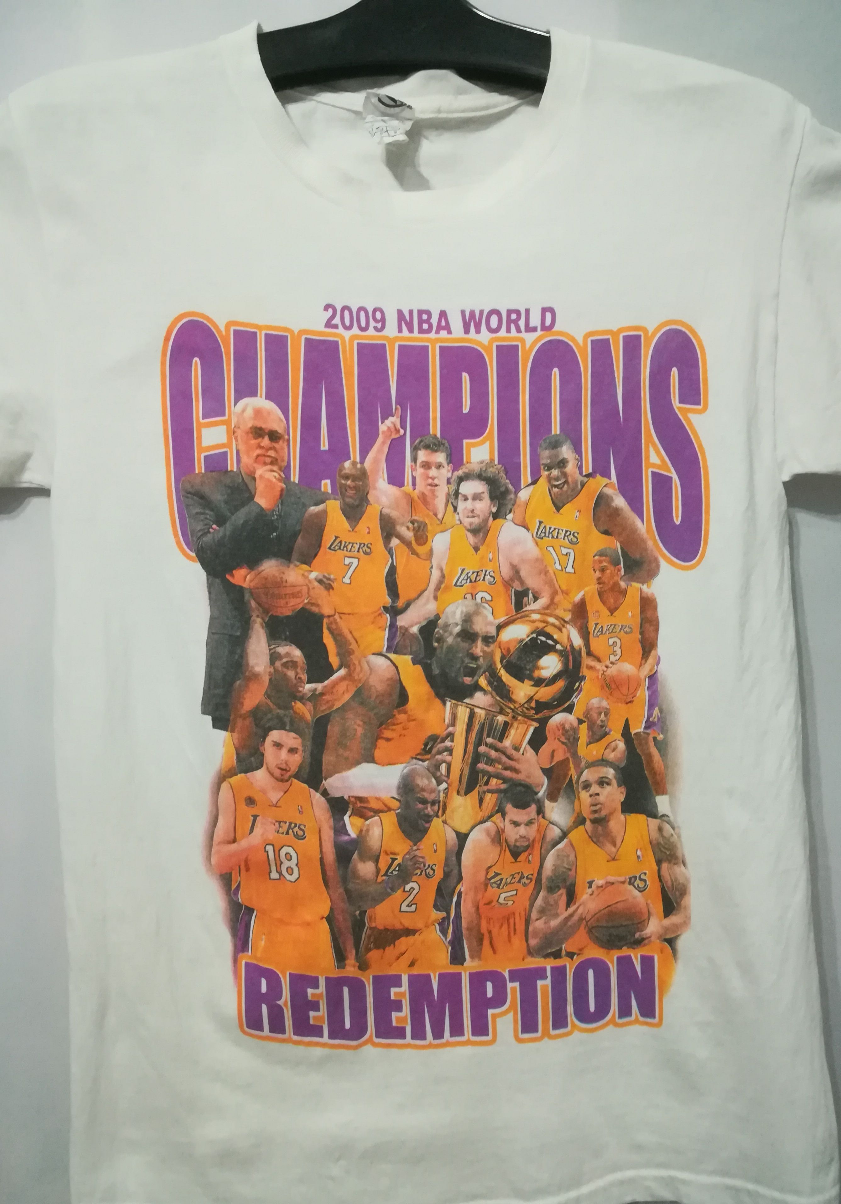 Champion × NBA Vintage Los Angeles Lakers Champion Trophy By Kobe Bryant Size US S / EU 44-46 / 1 - 1 Thumbnail