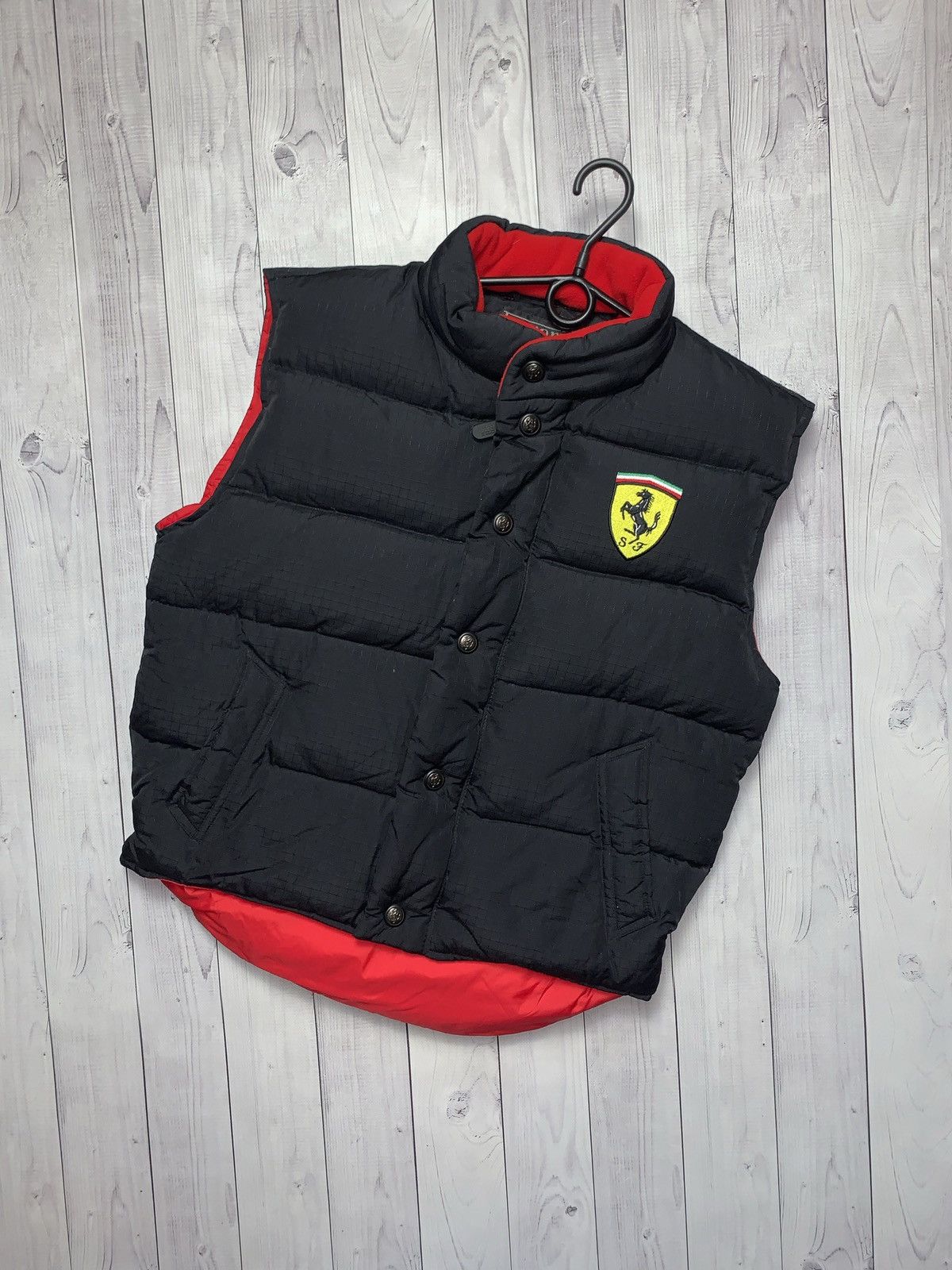 Vintage Vintage Ferrari down vest puffer logo size S/M Size US S / EU 44-46 / 1 - 1 Thumbnail