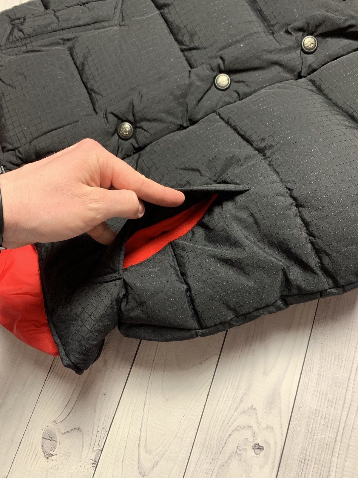 Vintage Vintage Ferrari down vest puffer logo size S/M Size US S / EU 44-46 / 1 - 5 Thumbnail