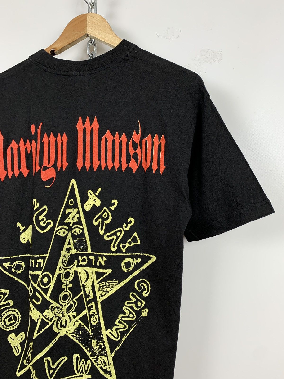 Band Tees 90s Vintage Marilyn Manson Tetragrammaton Band T-Shirt Size US M / EU 48-50 / 2 - 9 Thumbnail