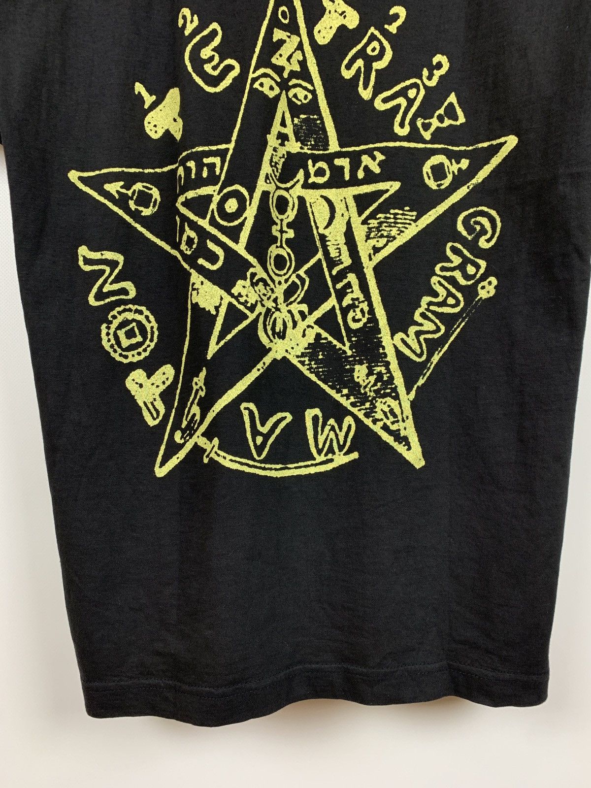 Band Tees 90s Vintage Marilyn Manson Tetragrammaton Band T-Shirt Size US M / EU 48-50 / 2 - 12 Thumbnail