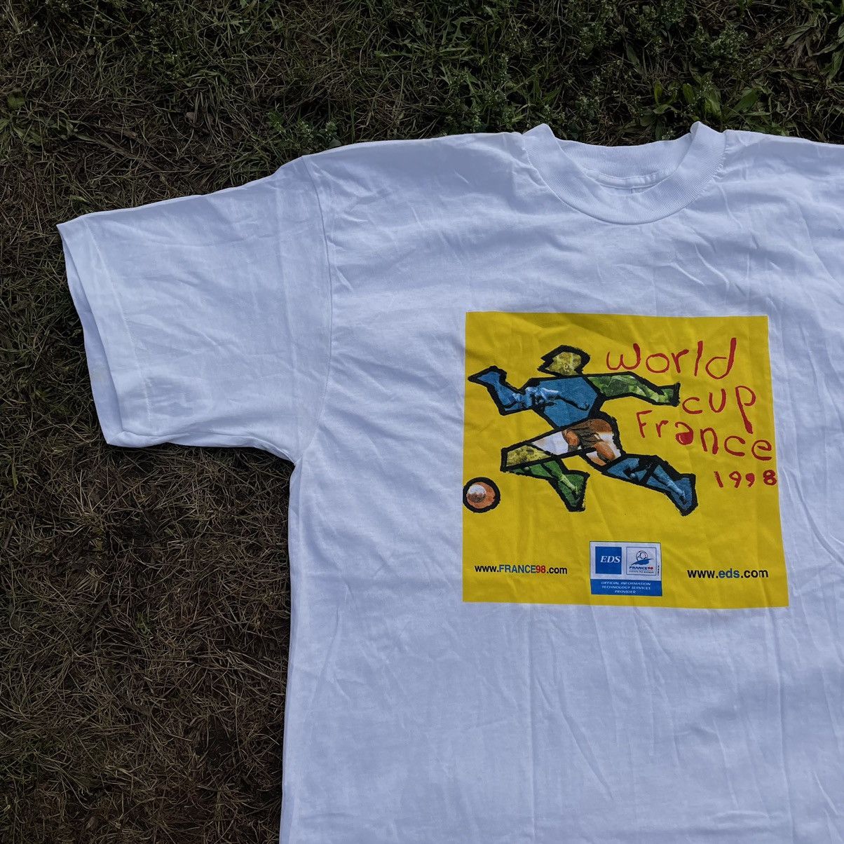 Vintage Vintage 90s Y2K Graphic Tee Sun Faded Yellow Archive Punk XL Size US XL / EU 56 / 4 - 3 Thumbnail