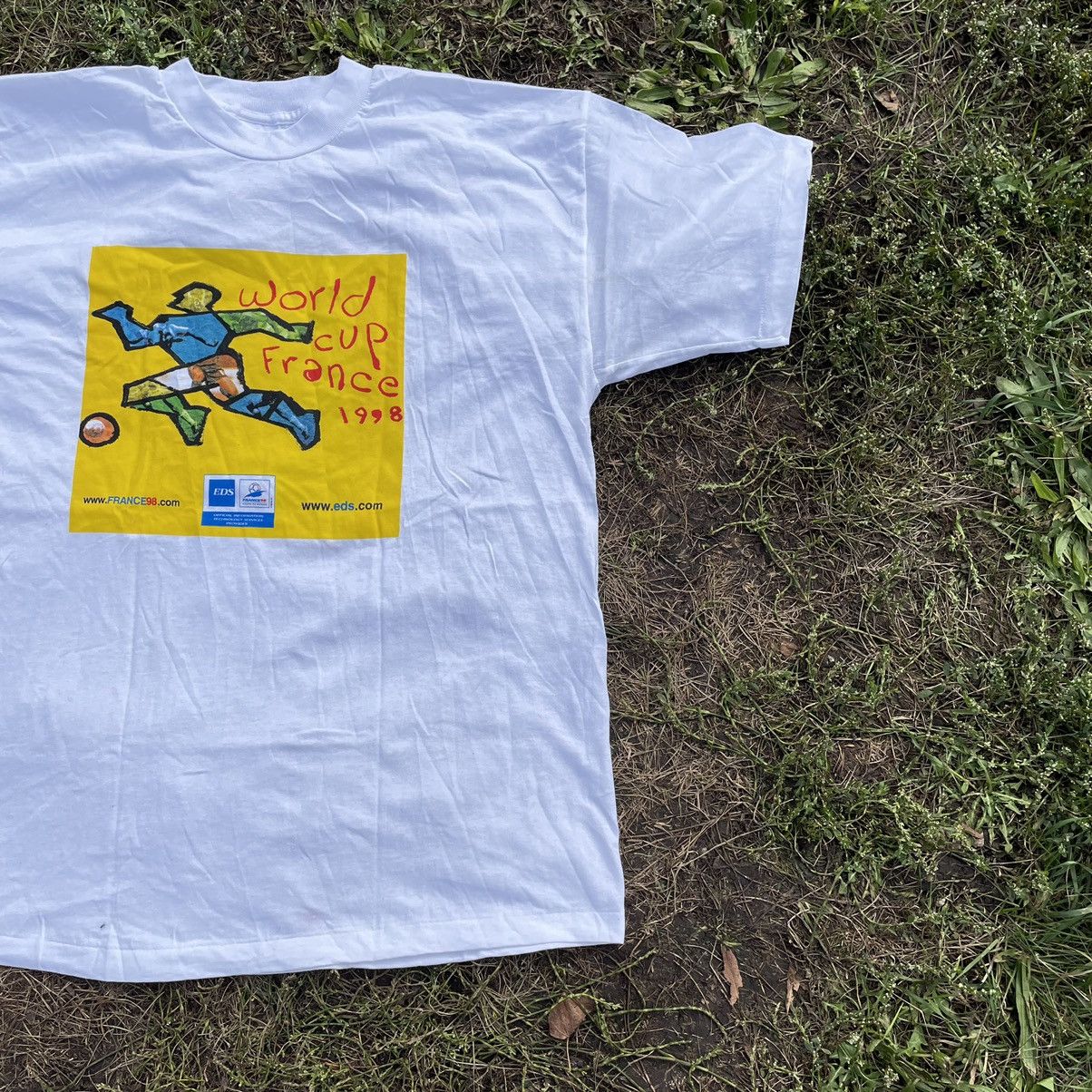 Vintage Vintage 90s Y2K Graphic Tee Sun Faded Yellow Archive Punk XL Size US XL / EU 56 / 4 - 2 Thumbnail