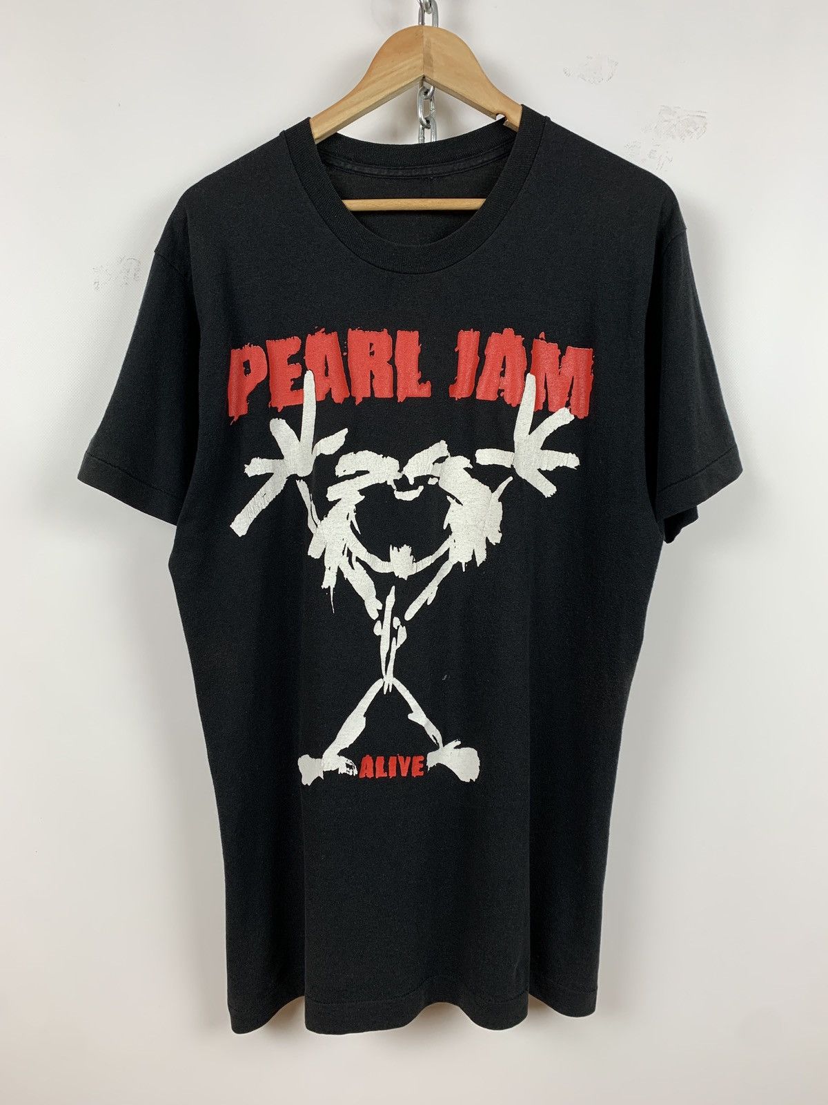 Band Tees Vintage Pearl Jam Alive Single Stitch Band T-Shirt Size US XL / EU 56 / 4 - 2 Thumbnail