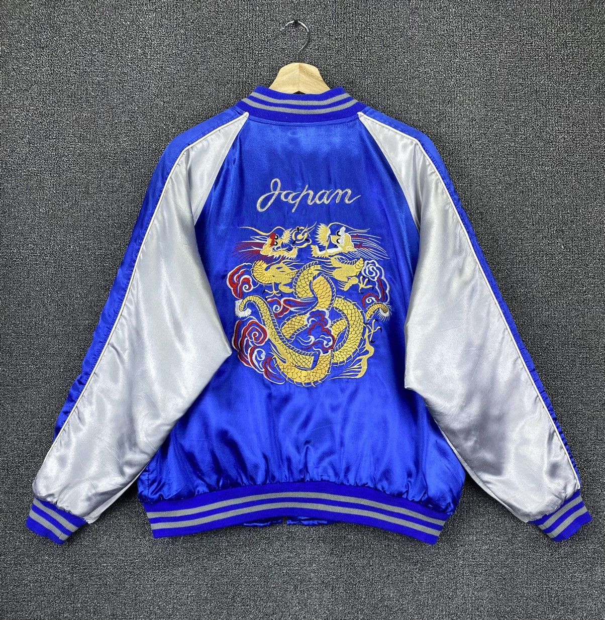 Japanese Brand Vintage Sukajan Dragon Embroidery Big Logo Souvenir Jacket Size US L / EU 52-54 / 3 - 6 Thumbnail