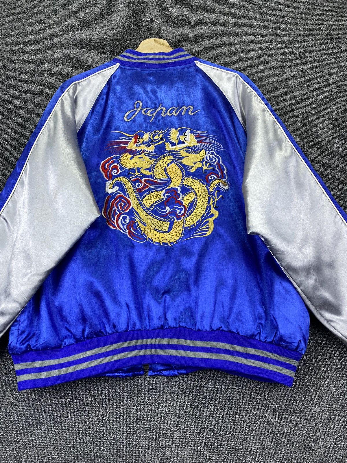 Japanese Brand Vintage Sukajan Dragon Embroidery Big Logo Souvenir Jacket Size US L / EU 52-54 / 3 - 2 Thumbnail