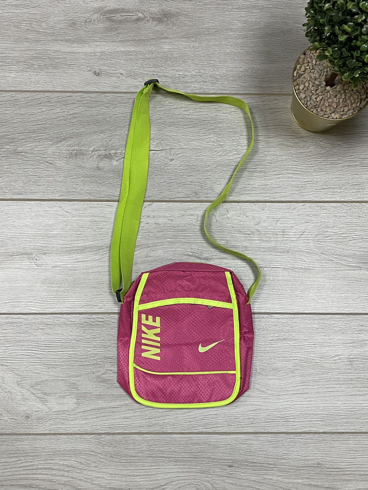 Nike Nike 1990 vintage shoulder big logo bag Size ONE SIZE - 2 Thumbnail