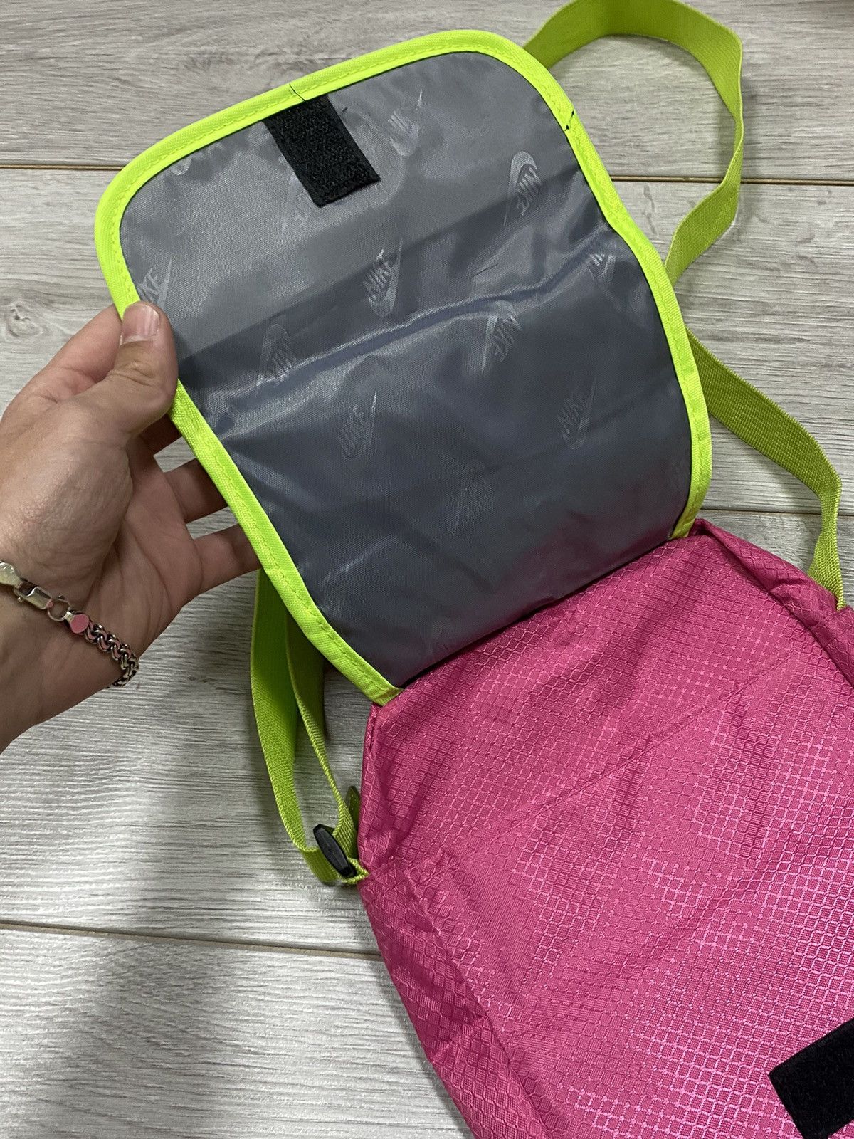 Nike Nike 1990 vintage shoulder big logo bag Size ONE SIZE - 4 Thumbnail