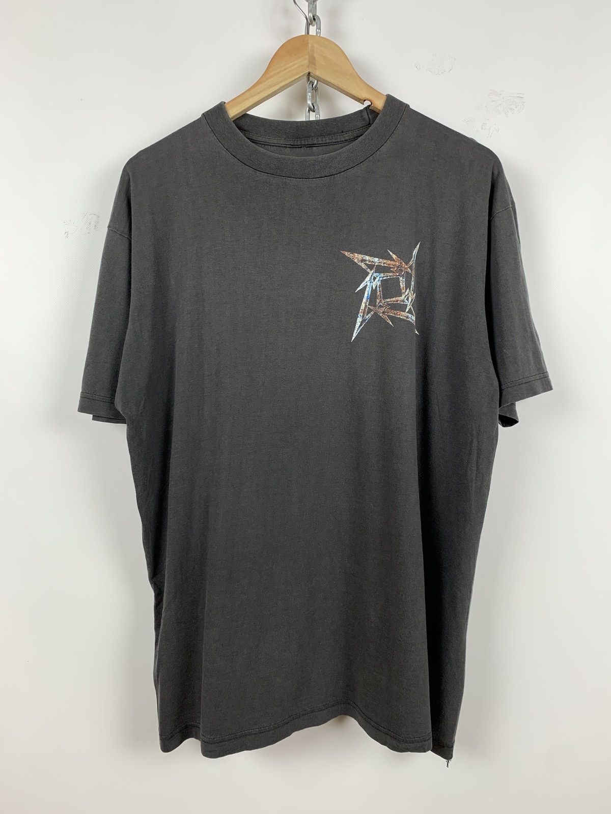 Band Tees 1996 Vintage Metallica Ninja Star Grey T-Shirt Size US XL / EU 56 / 4 - 2 Thumbnail