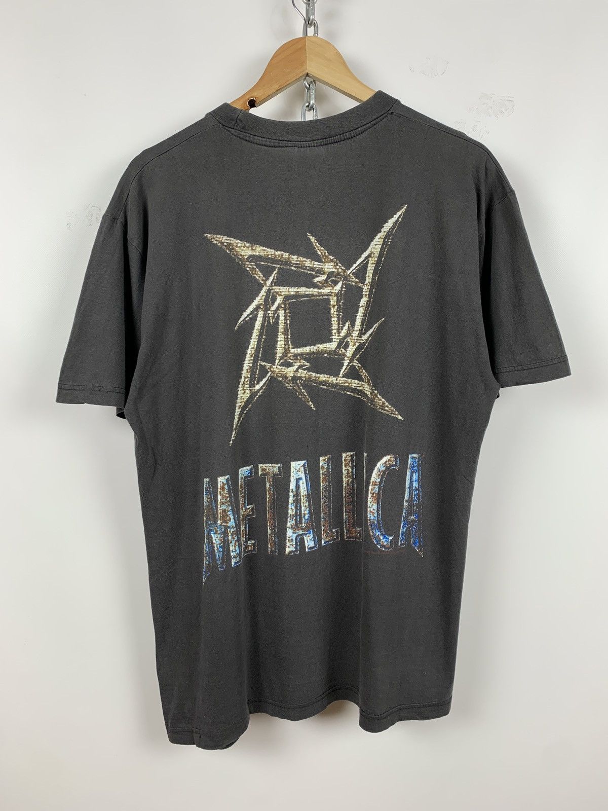 Band Tees 1996 Vintage Metallica Ninja Star Grey T-Shirt Size US XL / EU 56 / 4 - 1 Thumbnail