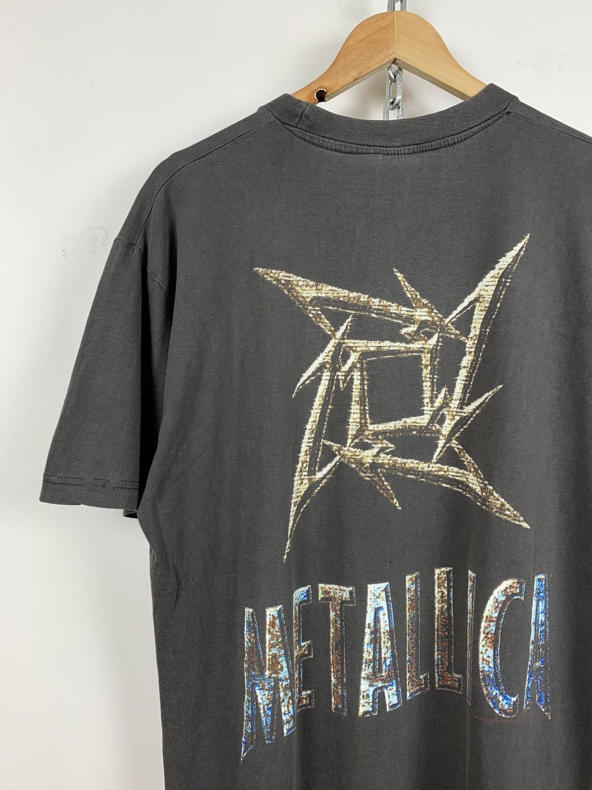 Band Tees 1996 Vintage Metallica Ninja Star Grey T-Shirt Size US XL / EU 56 / 4 - 3 Thumbnail
