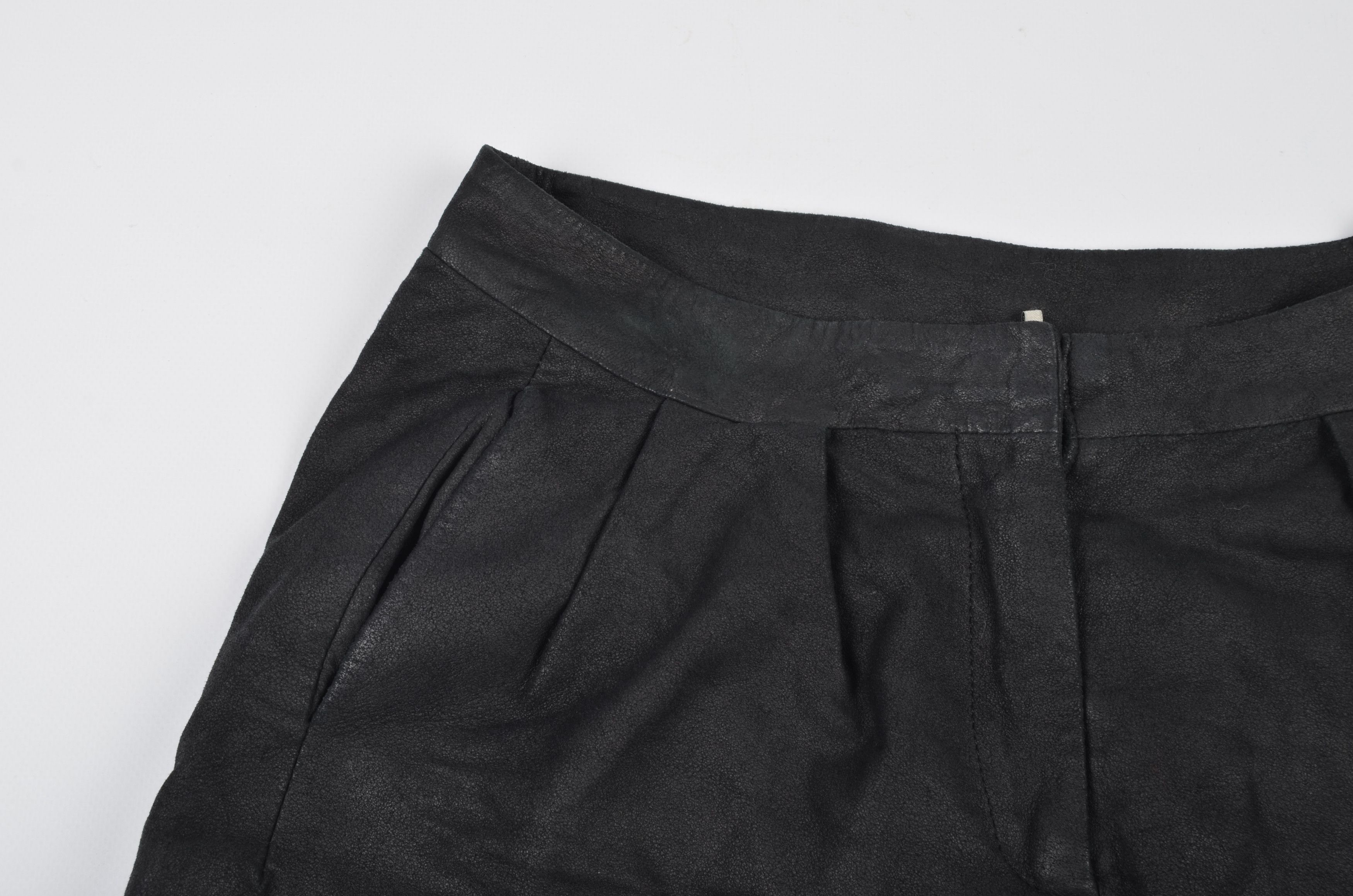 Iro IRO Leather Mini Shorts Size 28" / US 6 / IT 42 - 2 Thumbnail