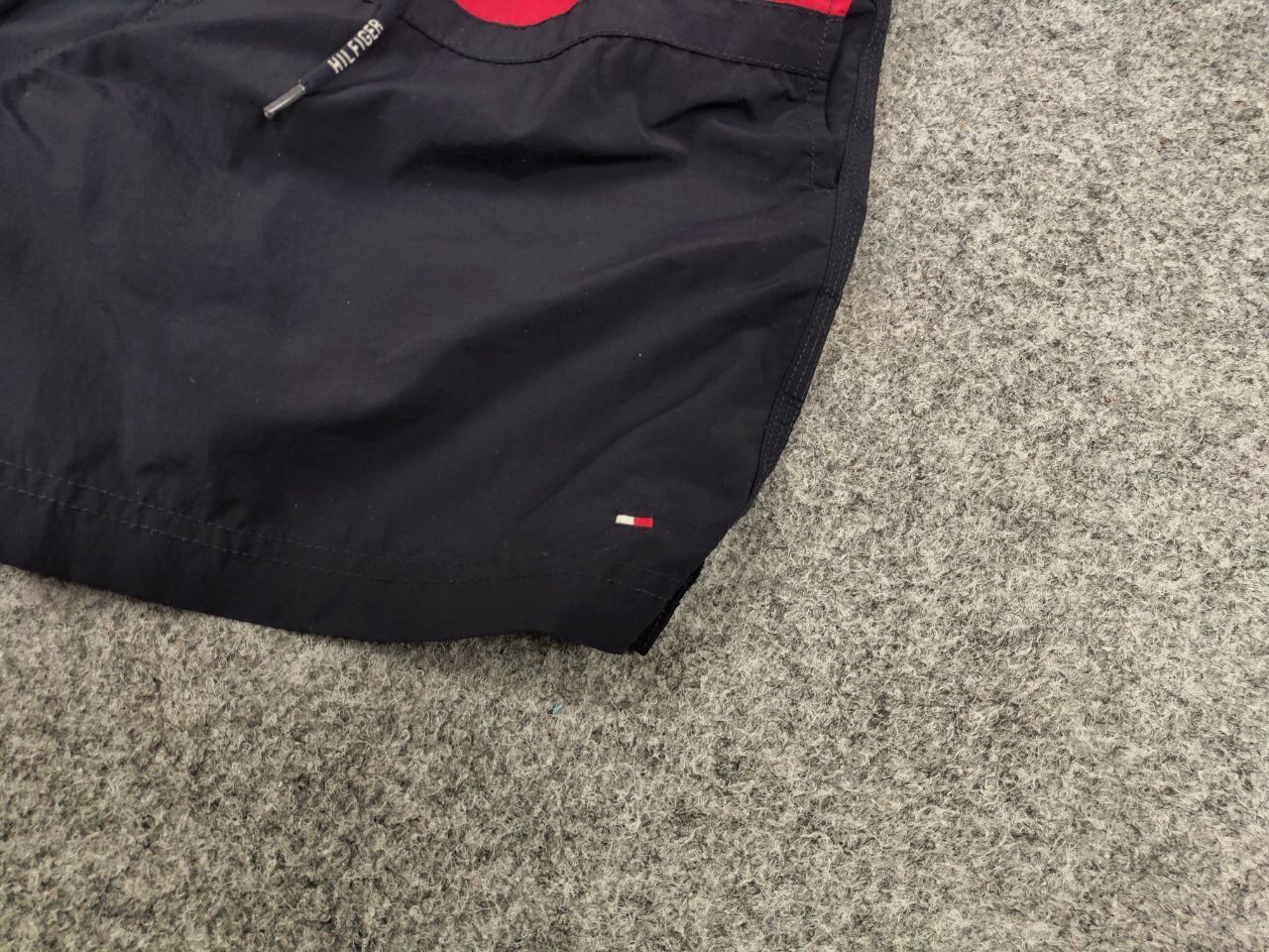 Tommy Hilfiger Vintage Tommy Hilfiger Nylon Dark Blue Logo Shorts Size US 31 - 4 Thumbnail
