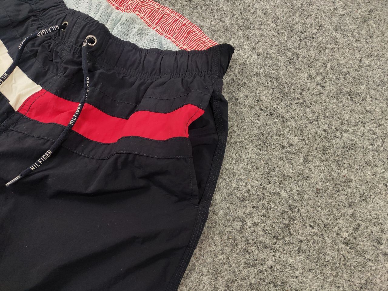 Tommy Hilfiger Vintage Tommy Hilfiger Nylon Dark Blue Logo Shorts Size US 31 - 5 Thumbnail