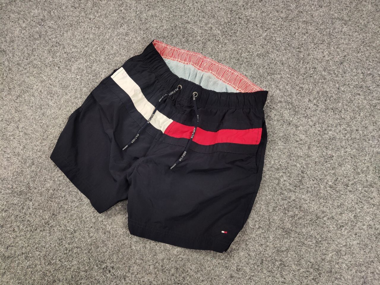Tommy Hilfiger Vintage Tommy Hilfiger Nylon Dark Blue Logo Shorts Size US 31 - 3 Thumbnail